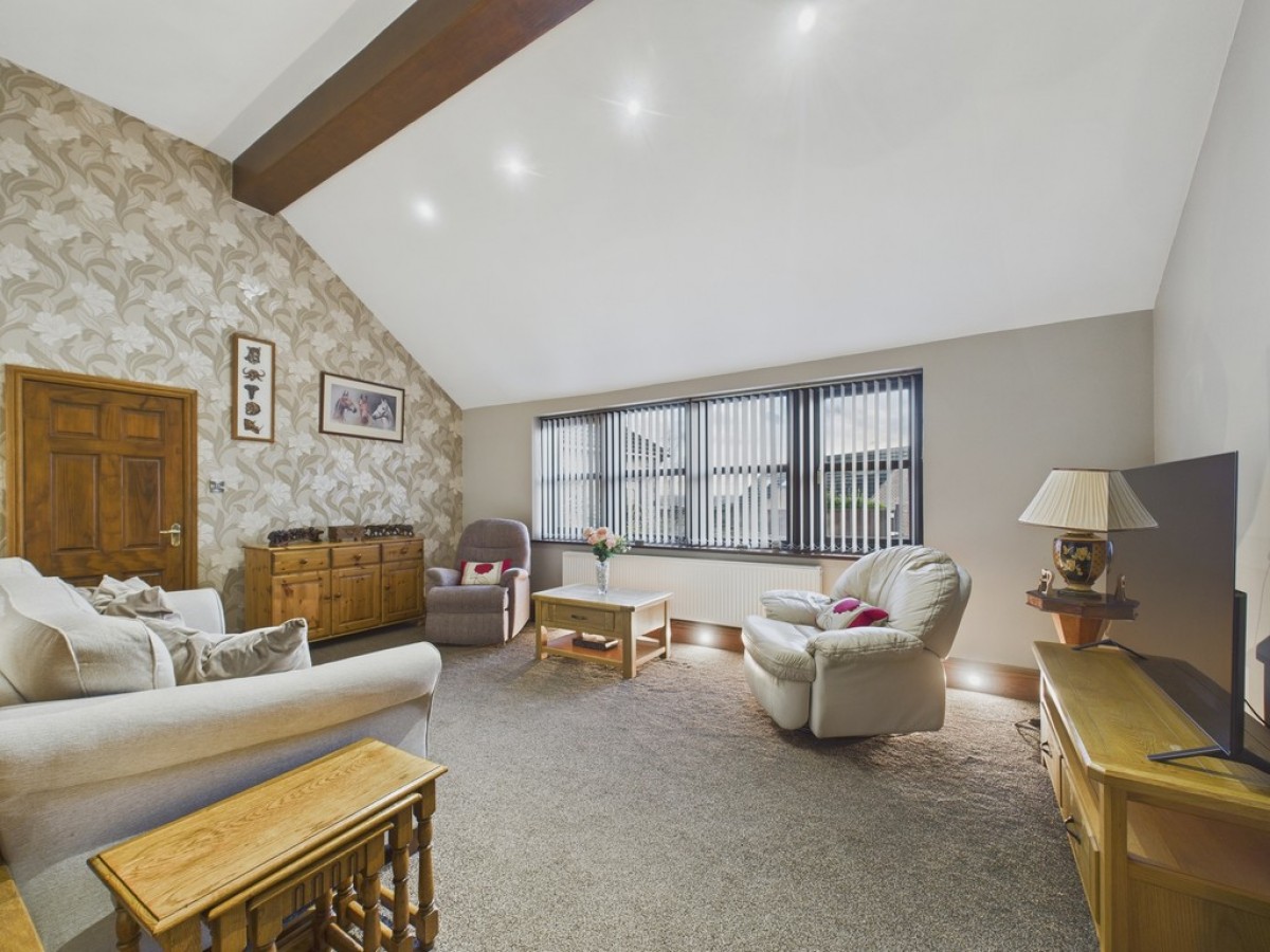 New Road, Staincross