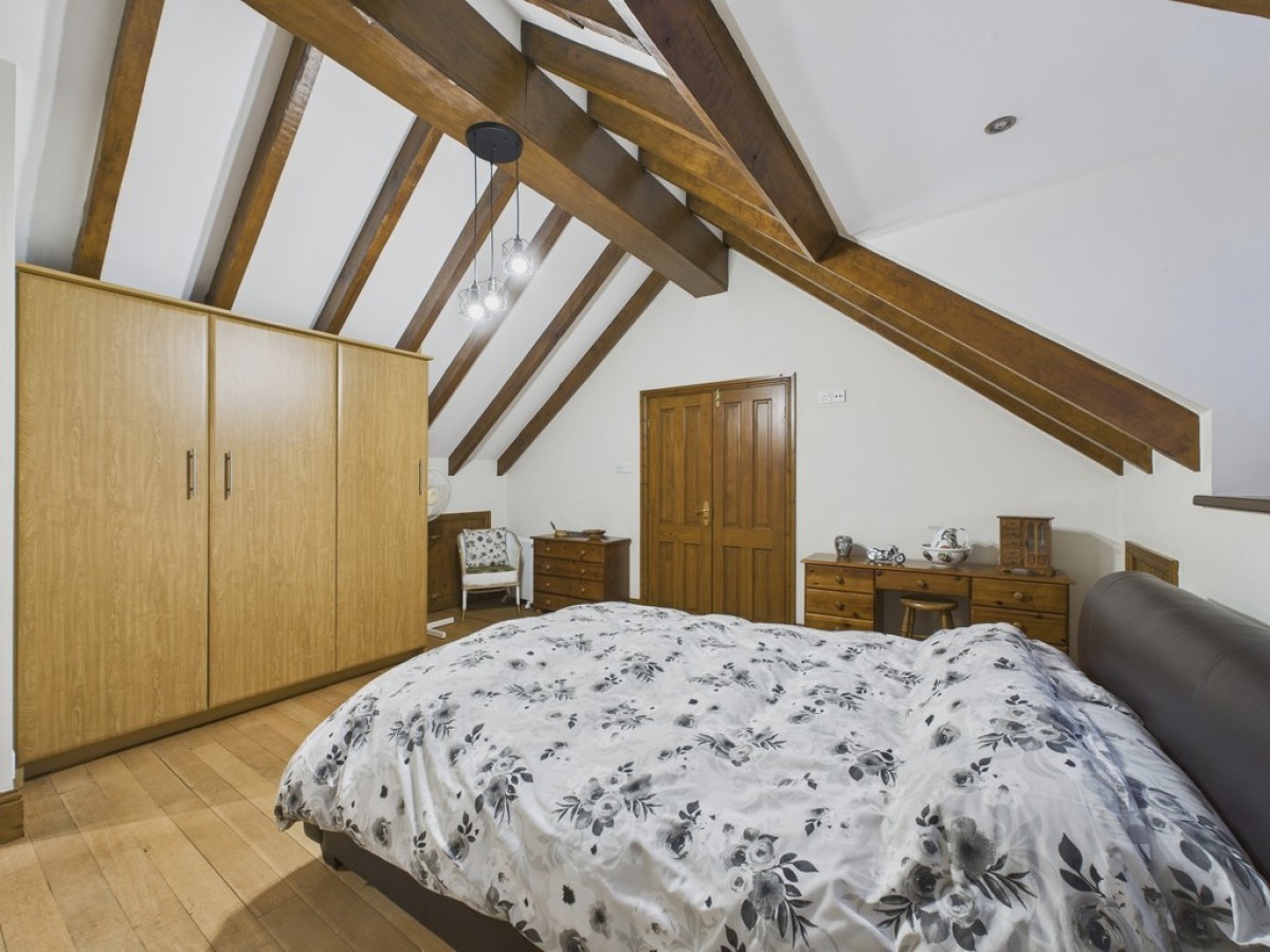 New Road, Staincross