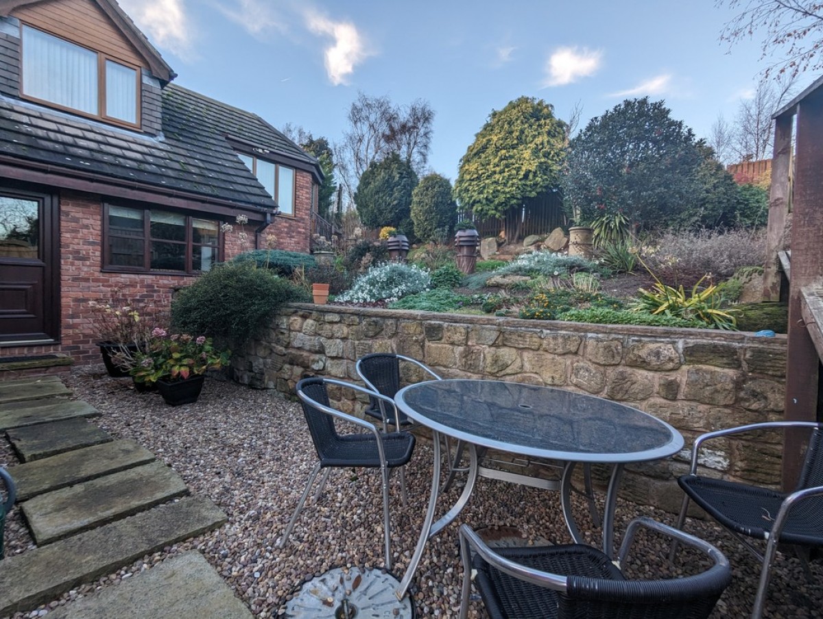 New Road, Staincross