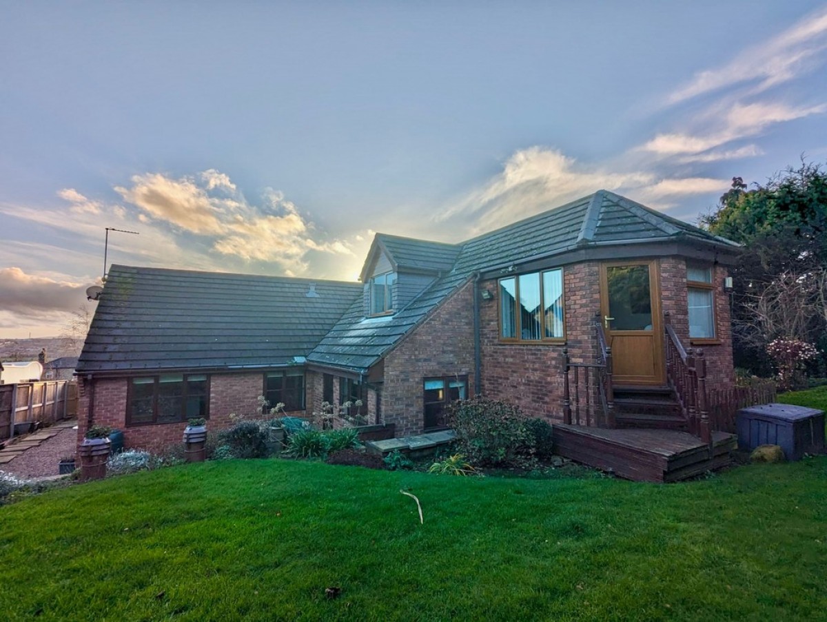 New Road, Staincross