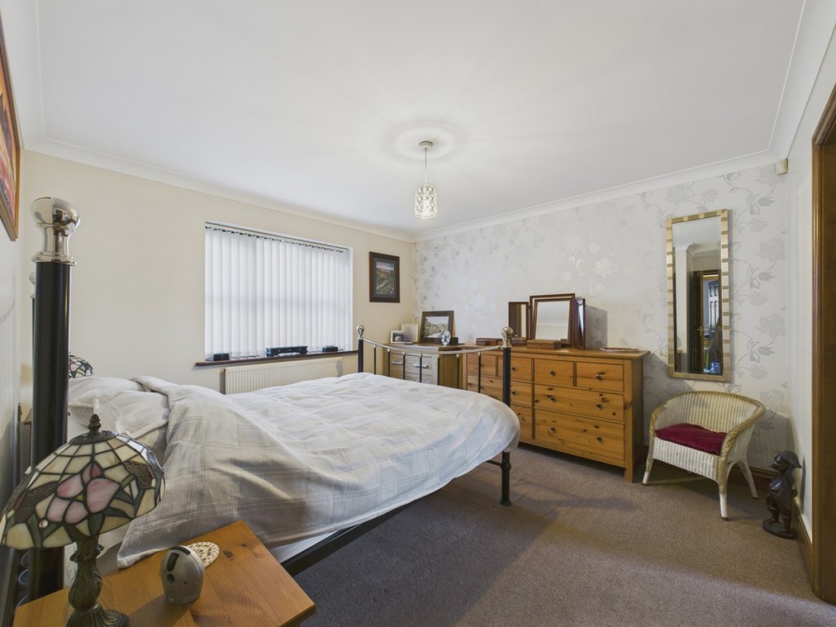 New Road, Staincross