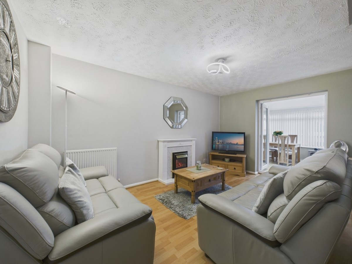 Old Quarry Close, Barborough Links