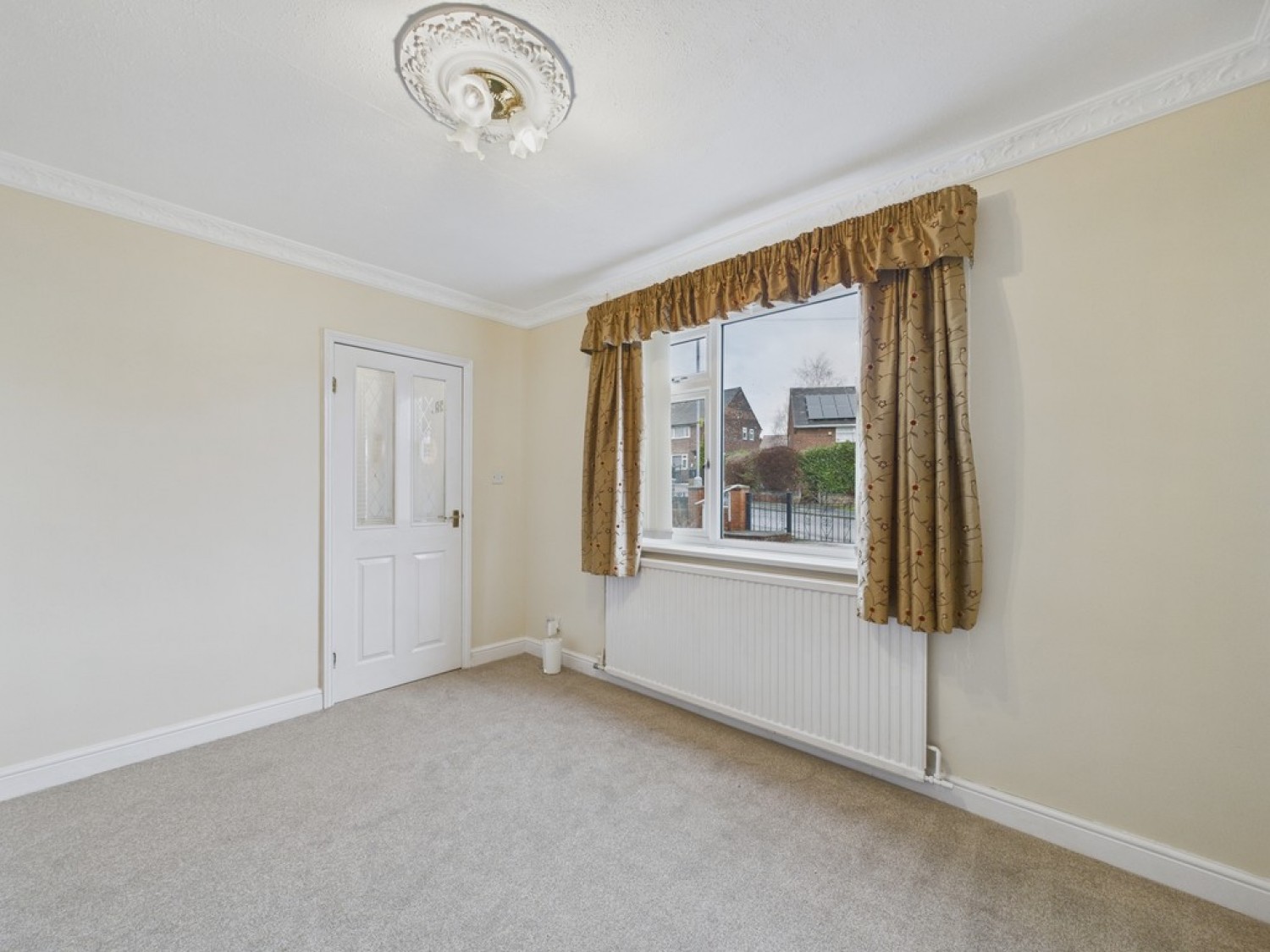 2 bedroom House for Sale Burntwood Crescent, Treeton
