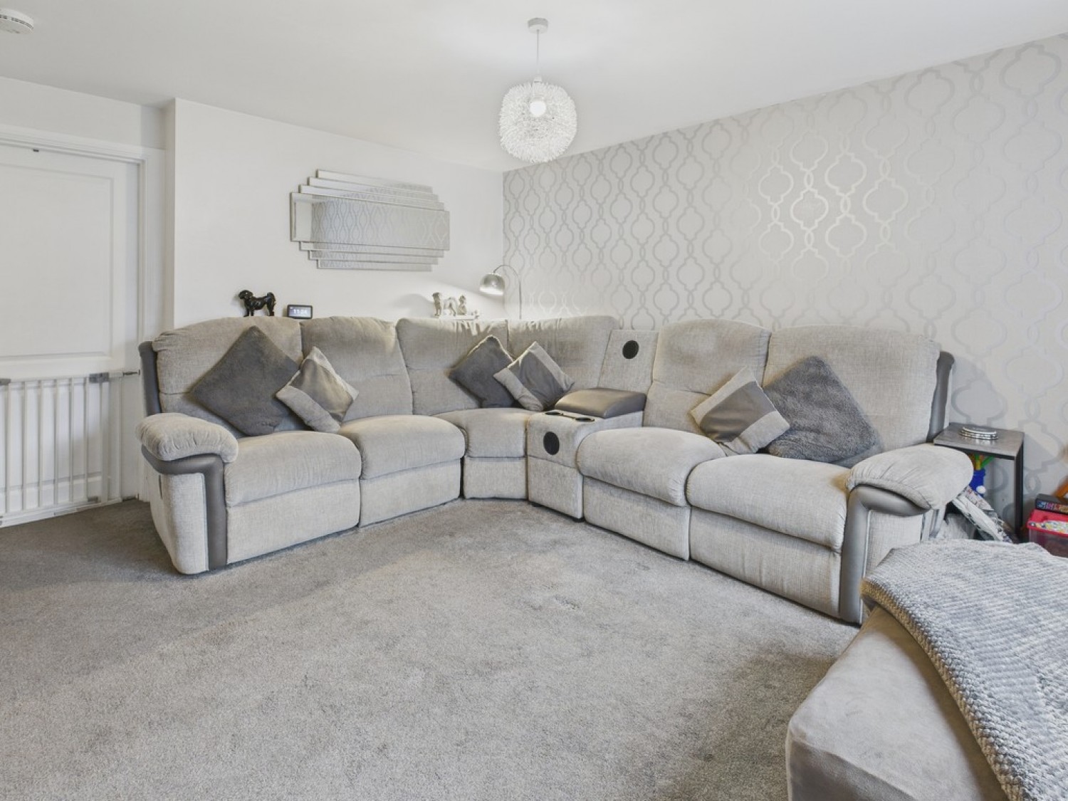 3 bedroom House in Manor House Court, Stonegravels, Chesterfield