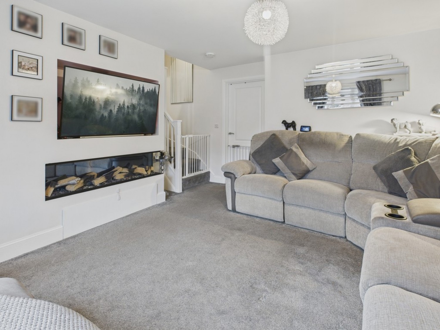 3 bedroom House in Manor House Court, Stonegravels, Chesterfield