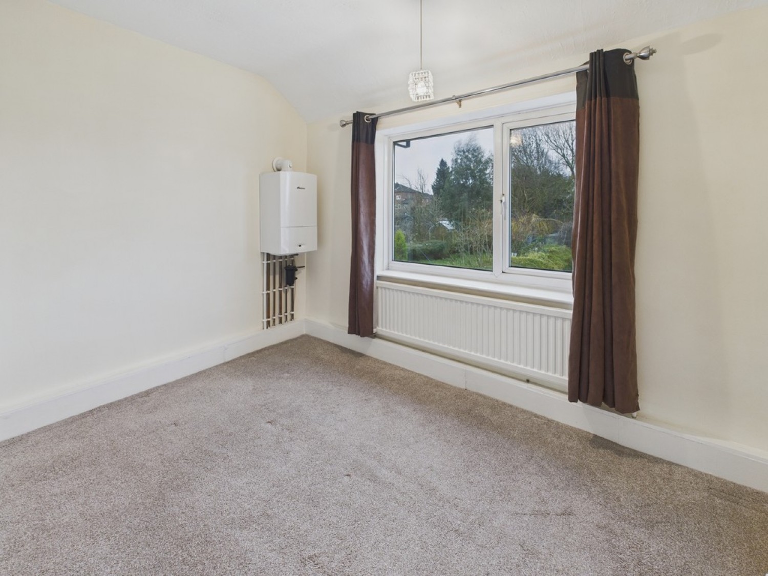 2 bedroom House in North Wingfield Road, Grassmoor