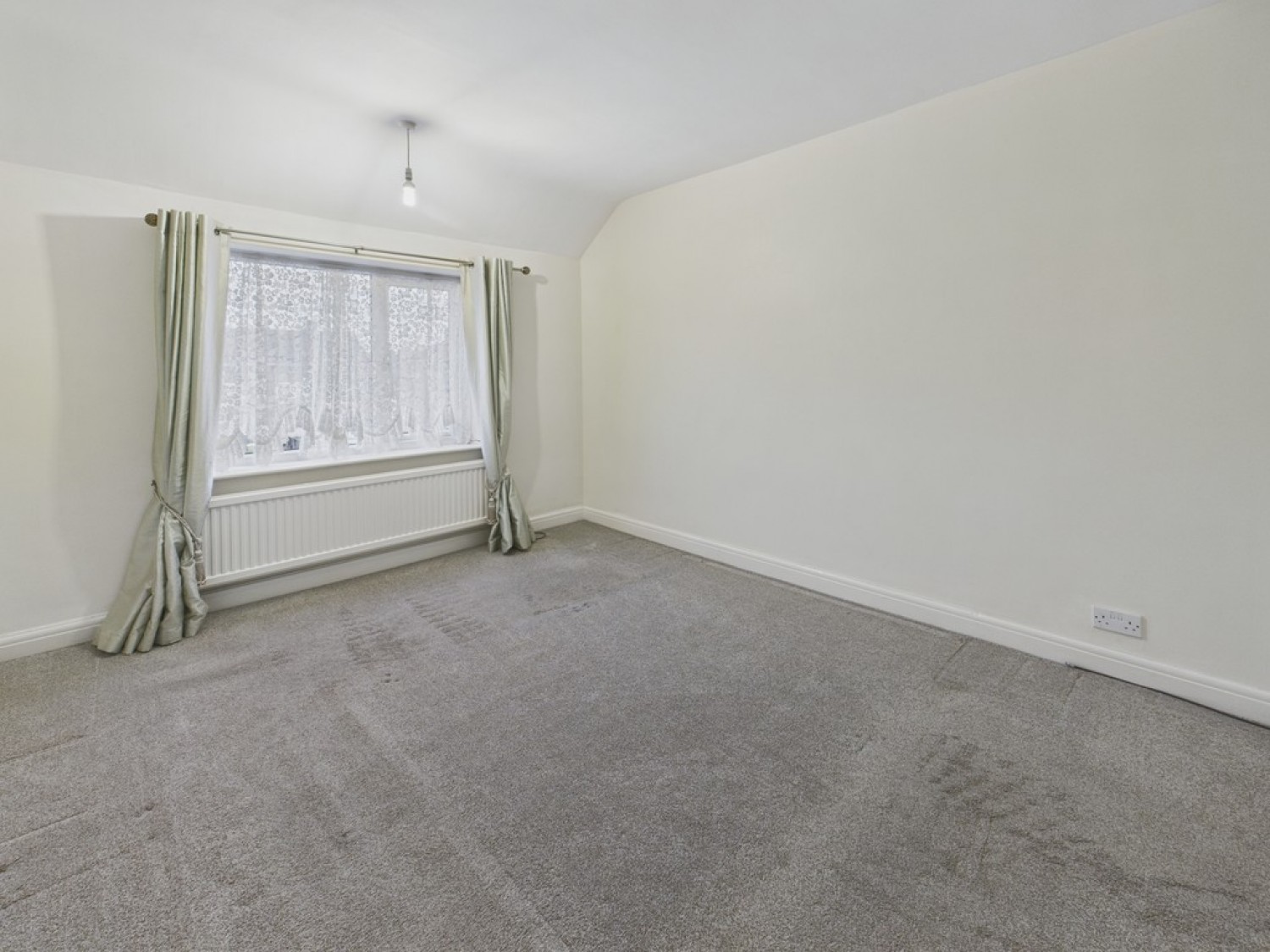 2 bedroom House in North Wingfield Road, Grassmoor