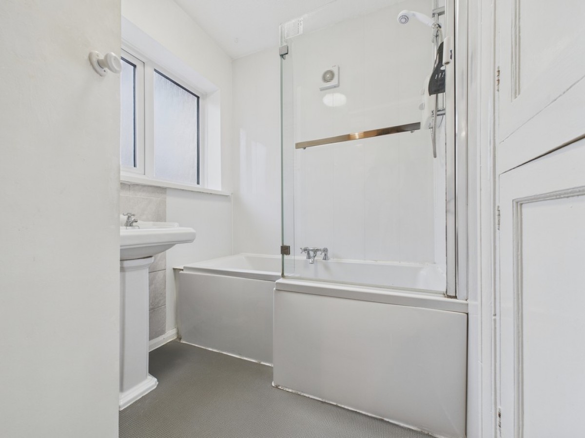 Rencliffe Avenue, Broom