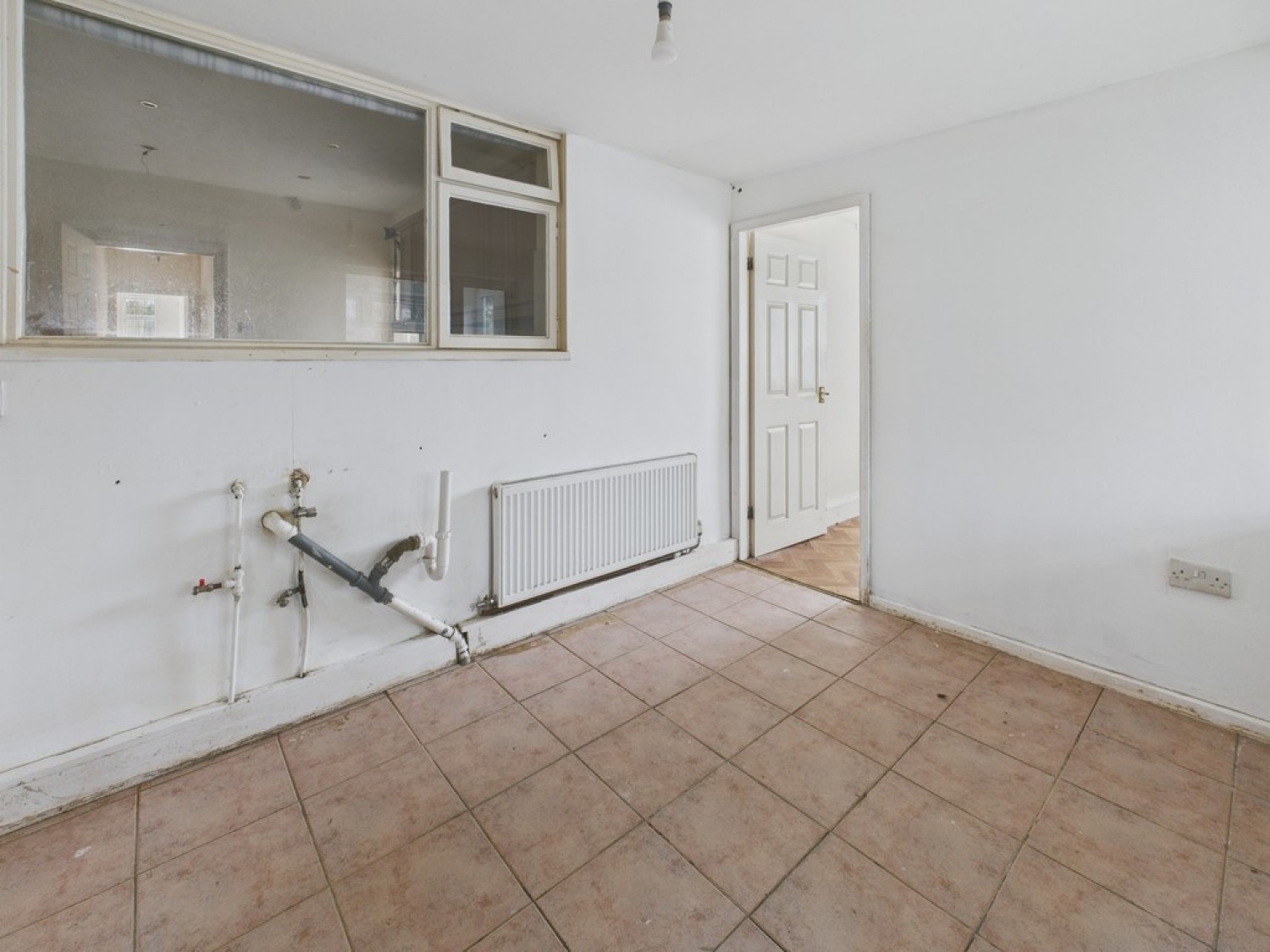 4 bedroom Bungalow in The Bungalows, Barlborough Road, Clowne