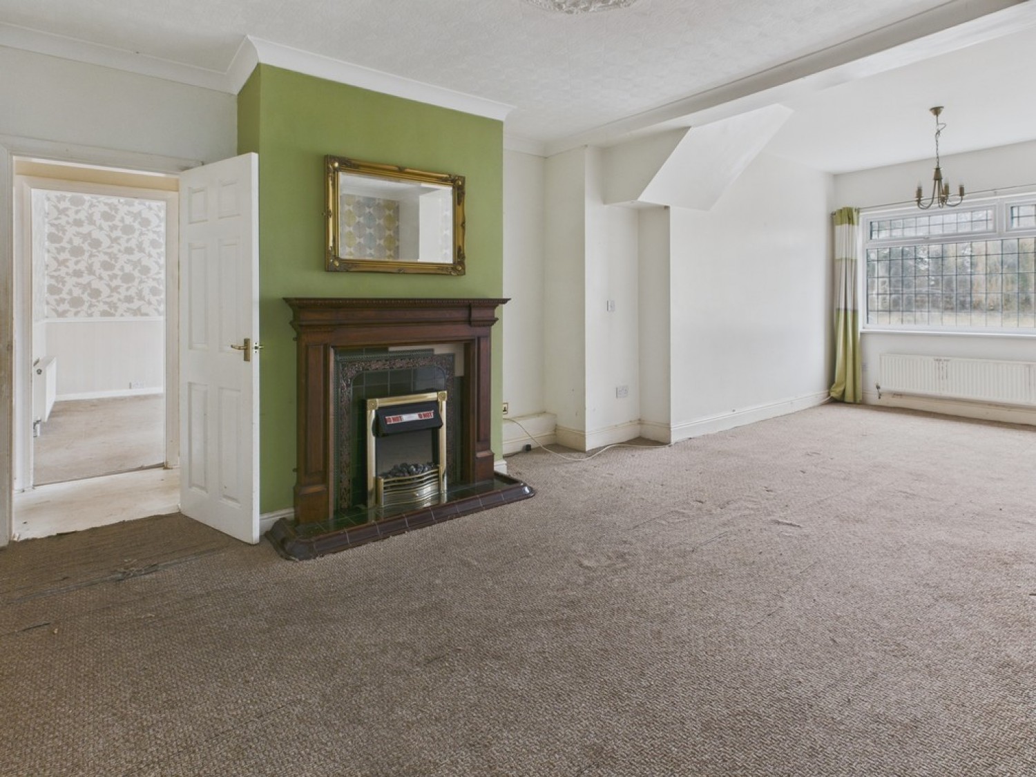 4 bedroom Bungalow in The Bungalows, Barlborough Road, Clowne