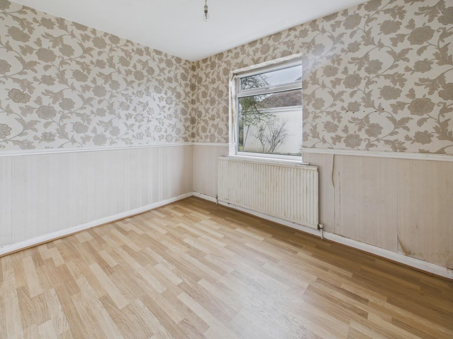 4 bedroom Bungalow in The Bungalows, Barlborough Road, Clowne