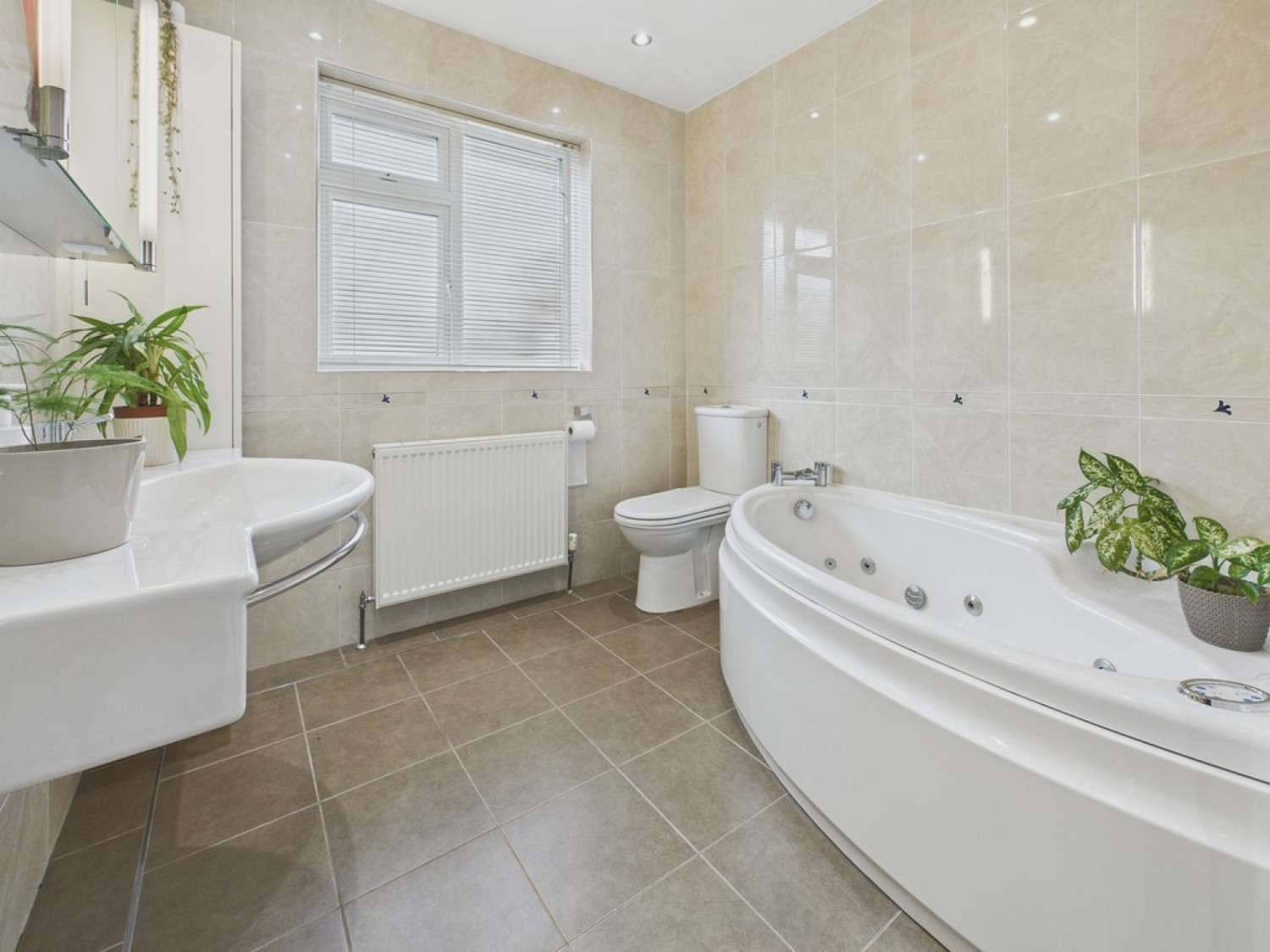 2 bedroom Bungalow for Sale Barholme Close, Upper Newbold, Chesterfield