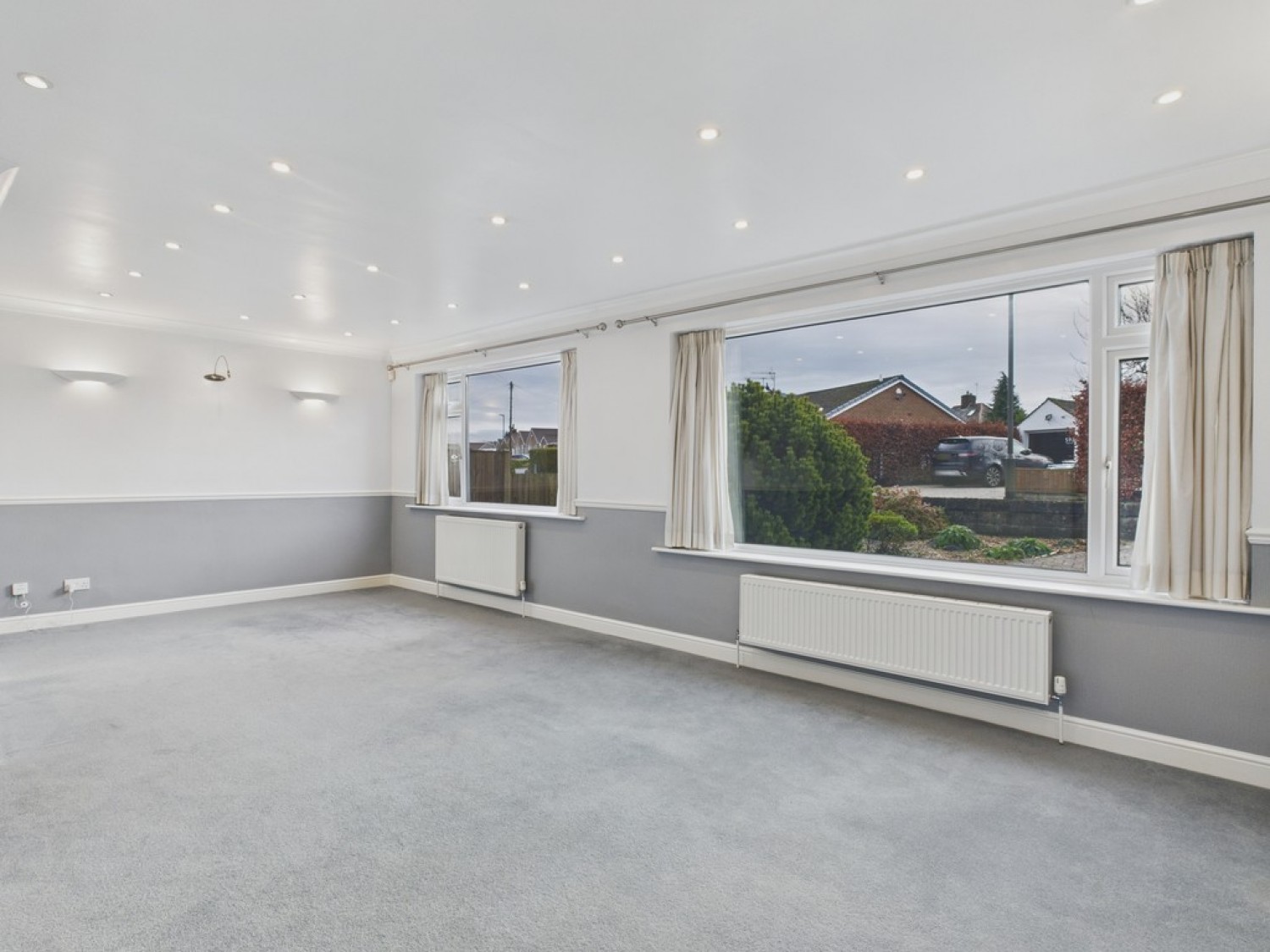 2 bedroom Bungalow for Sale Barholme Close, Upper Newbold, Chesterfield