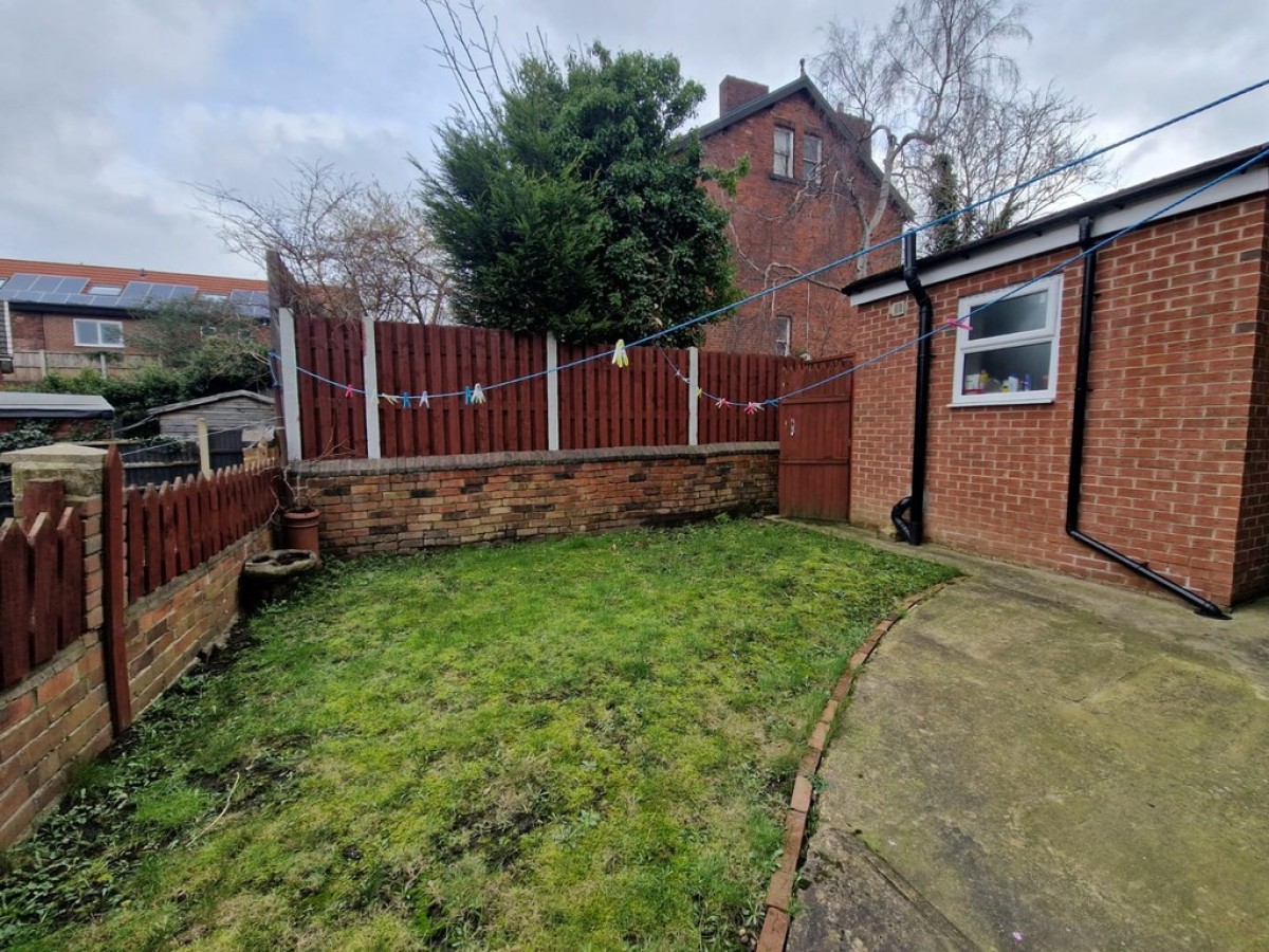 Broom Terrace, Broom