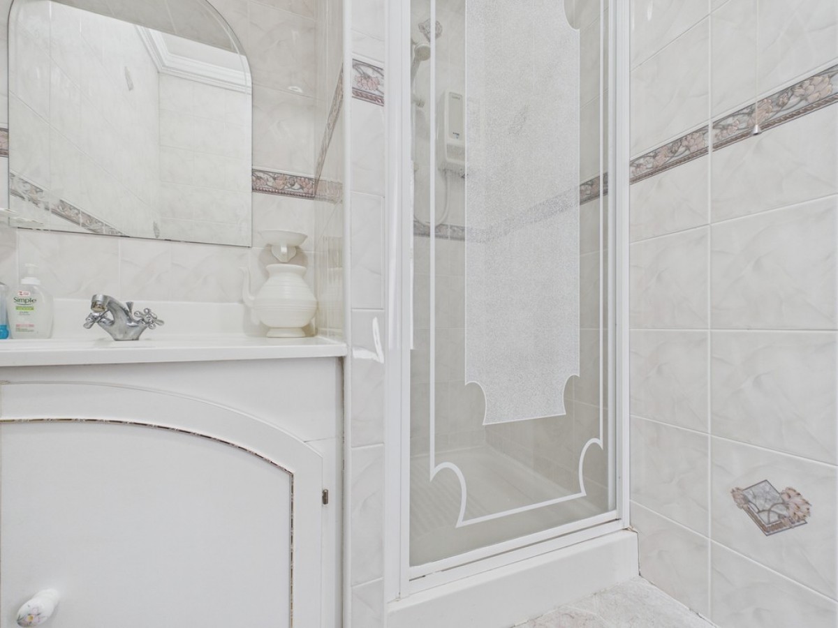 Broom Terrace, Broom