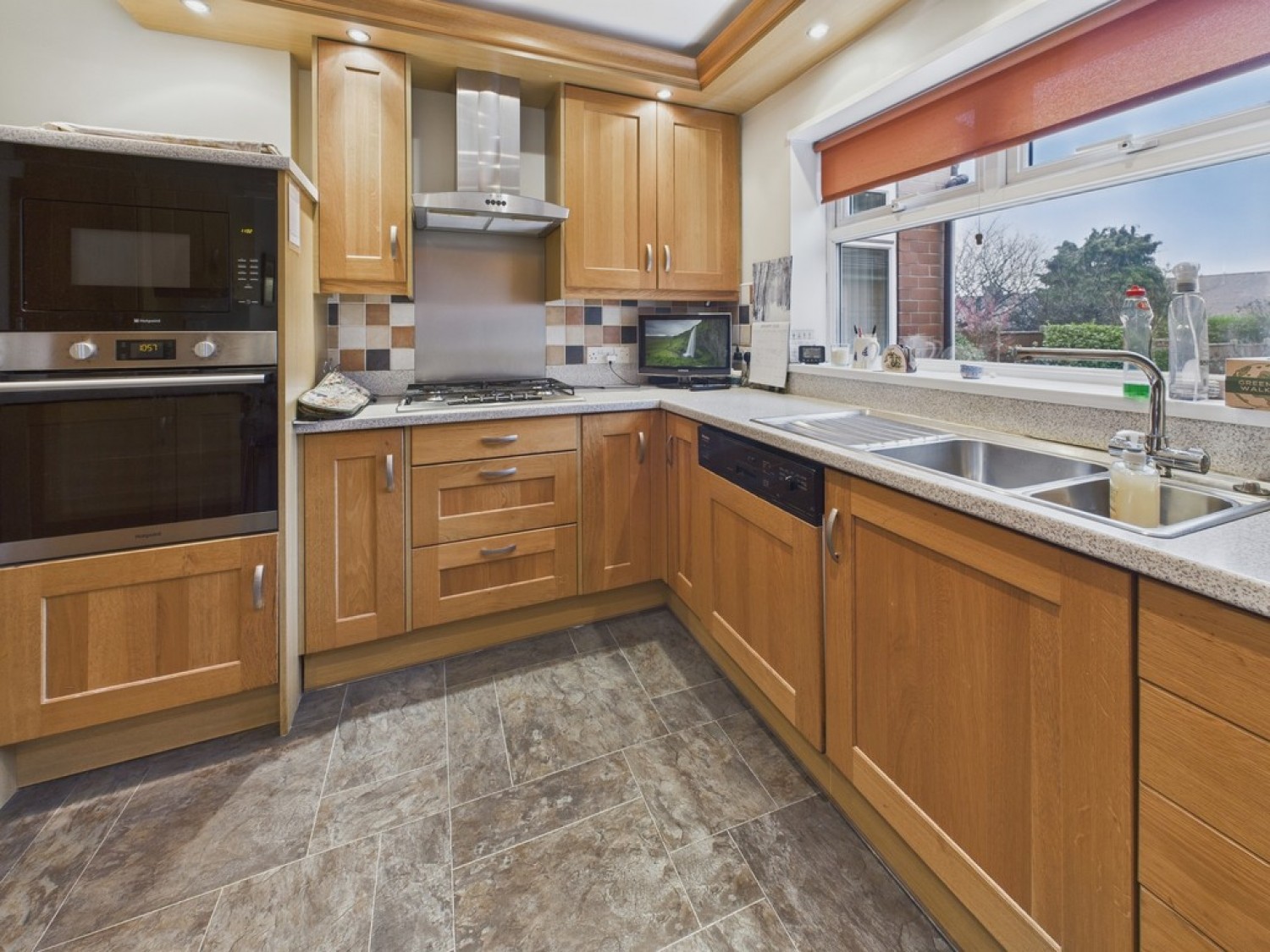 4 bedroom House in Highfield Avenue, Chesterfield