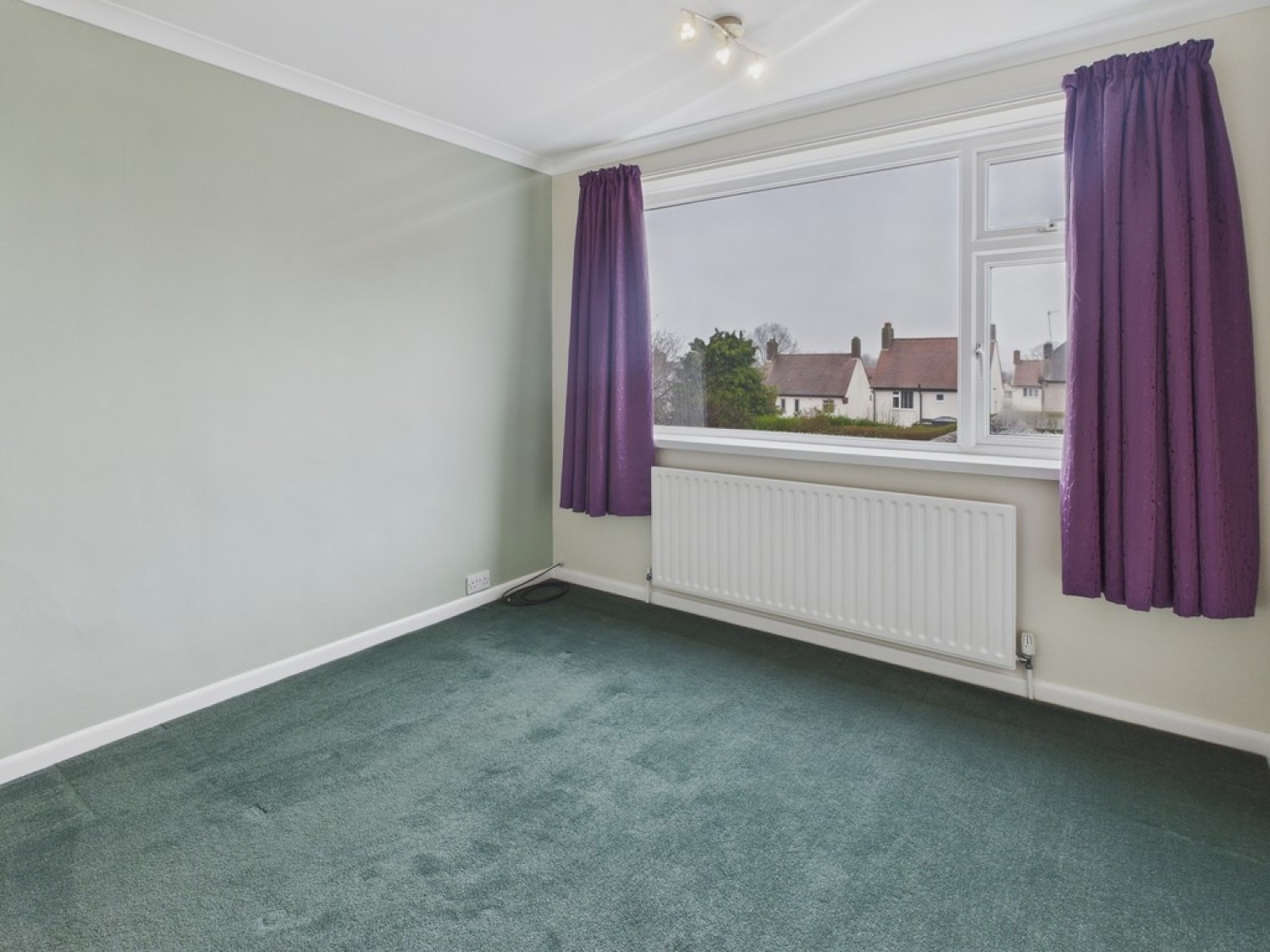 4 bedroom House in Highfield Avenue, Chesterfield