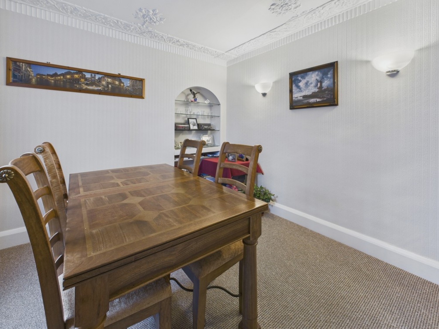 4 bedroom House in Highfield Avenue, Chesterfield