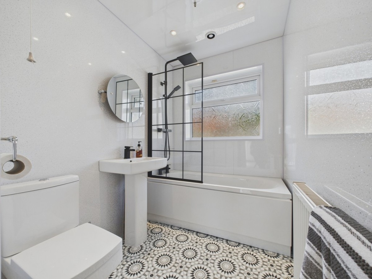 Winlea Avenue, Brecks