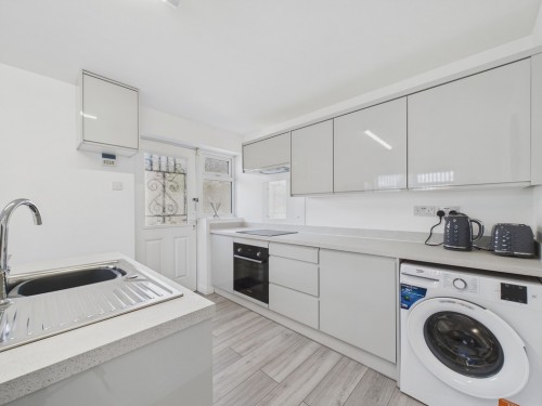 Winlea Avenue, Brecks