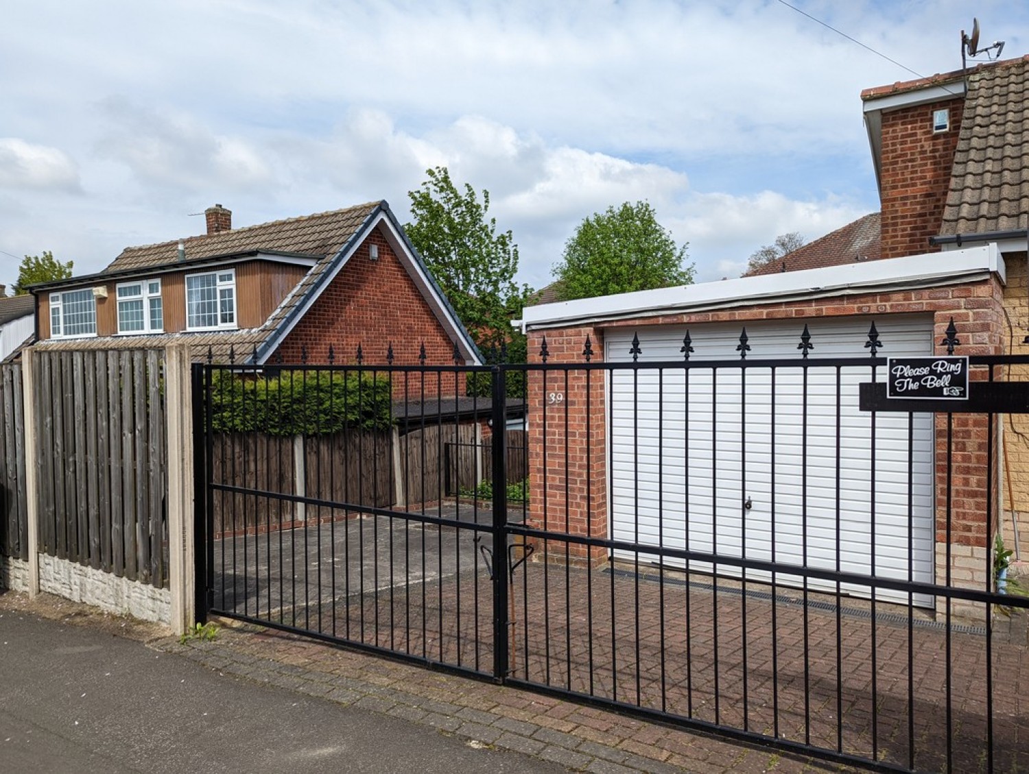 3 bedroom Bungalow for Sale Winlea Avenue, Brecks