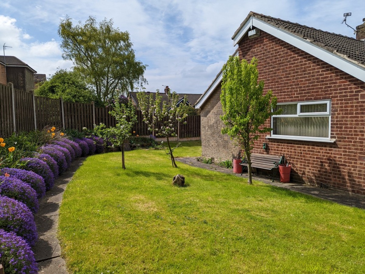 Winlea Avenue, Brecks