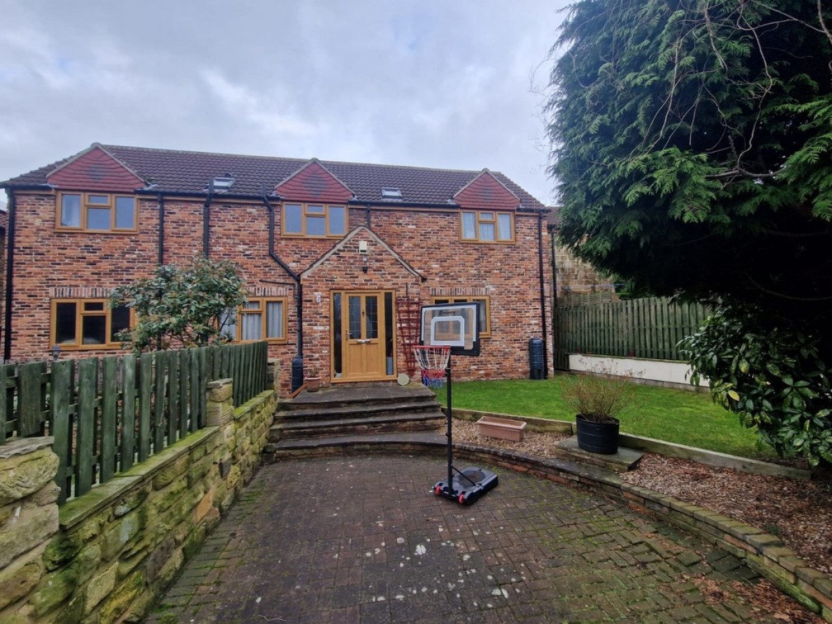 Lane End Mews, High Street , Thurnscoe