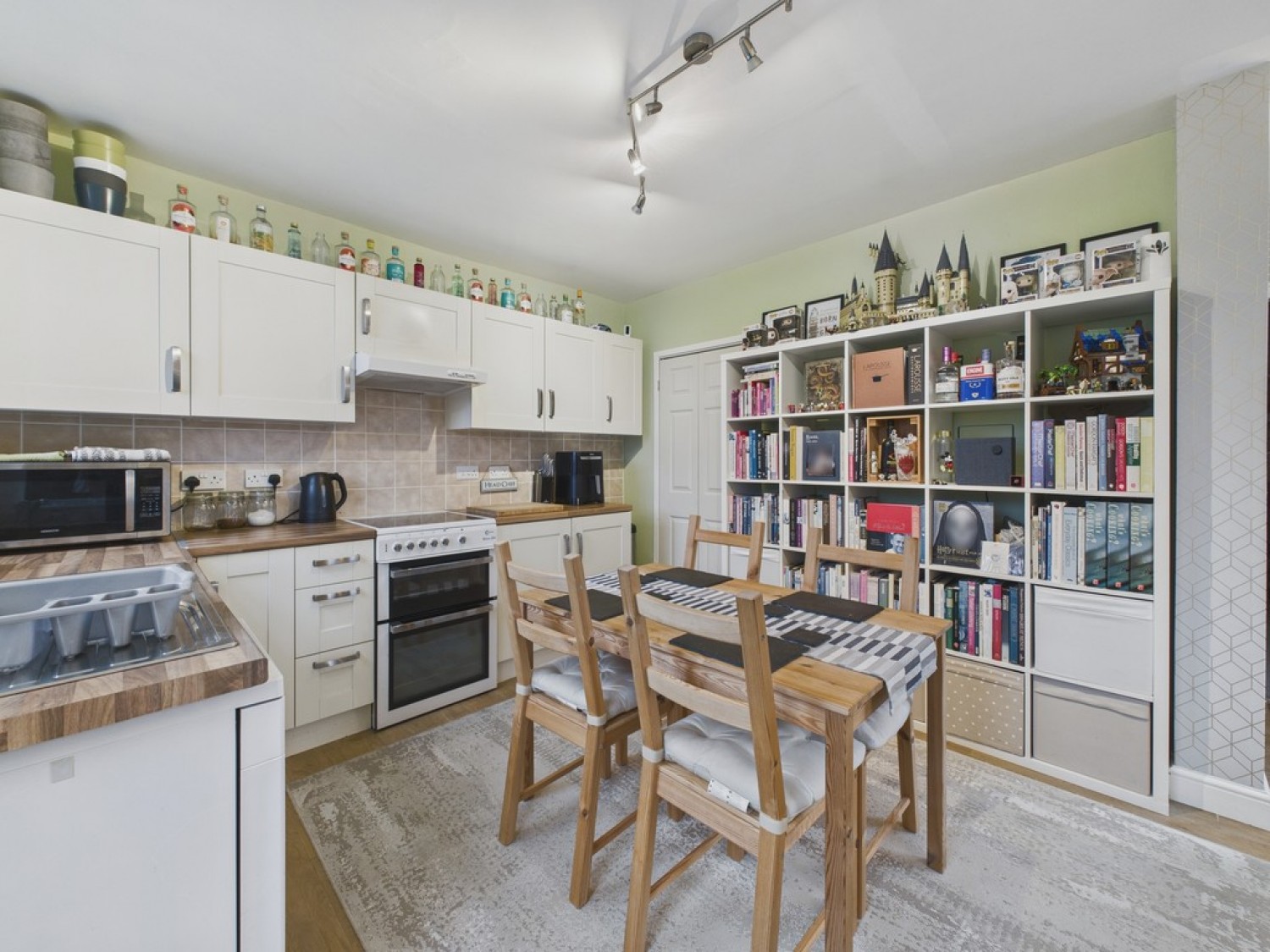 2 bedroom House in Sandringham Avenue, Whiston