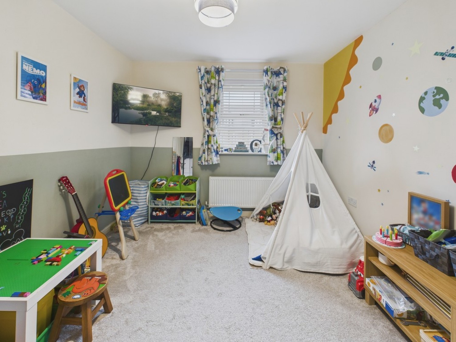 4 bedroom House in Pen Lane, Danesmoor