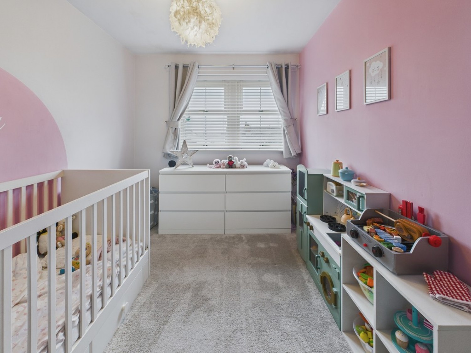 4 bedroom House in Pen Lane, Danesmoor