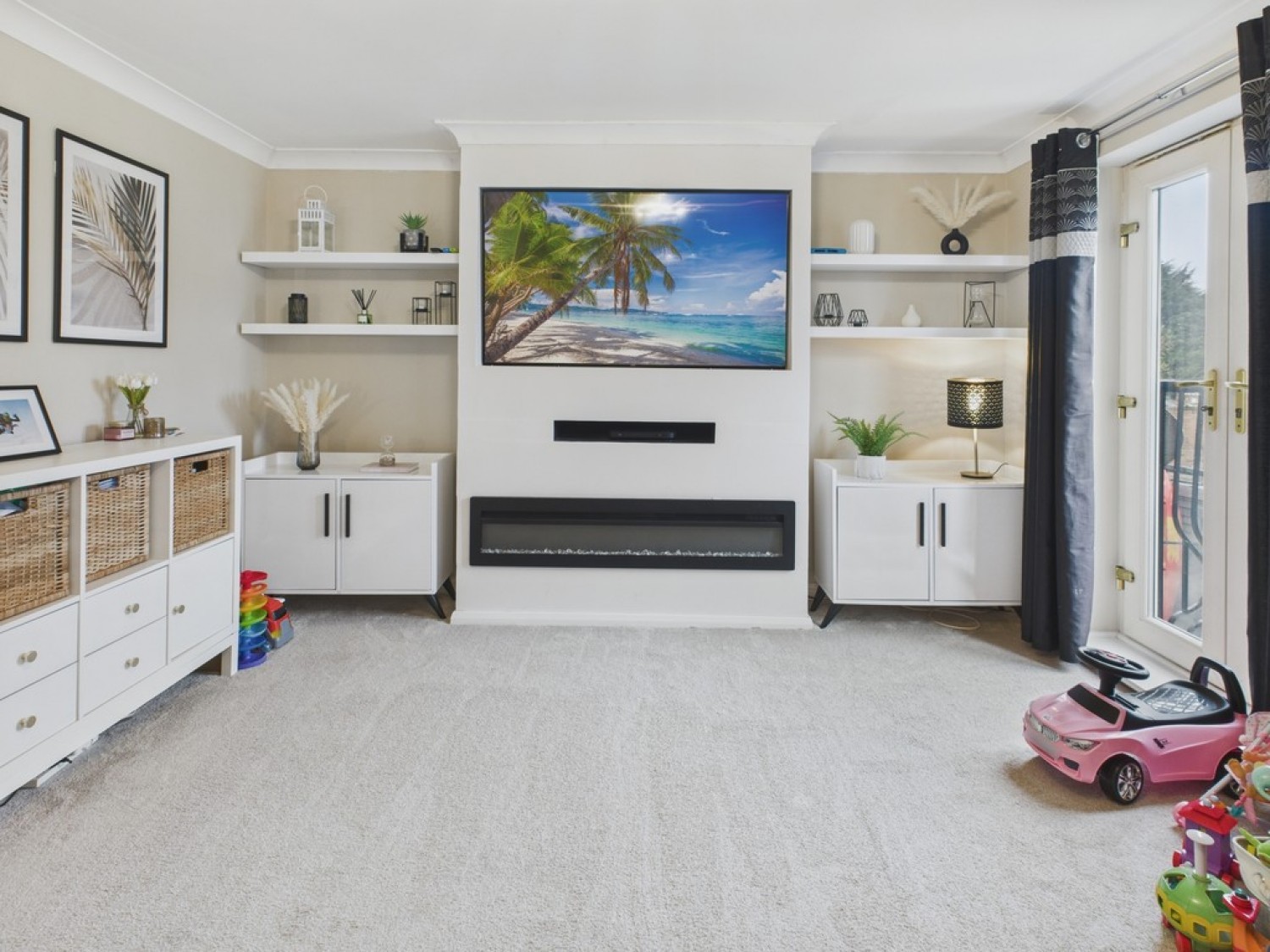 4 bedroom House in Pen Lane, Danesmoor