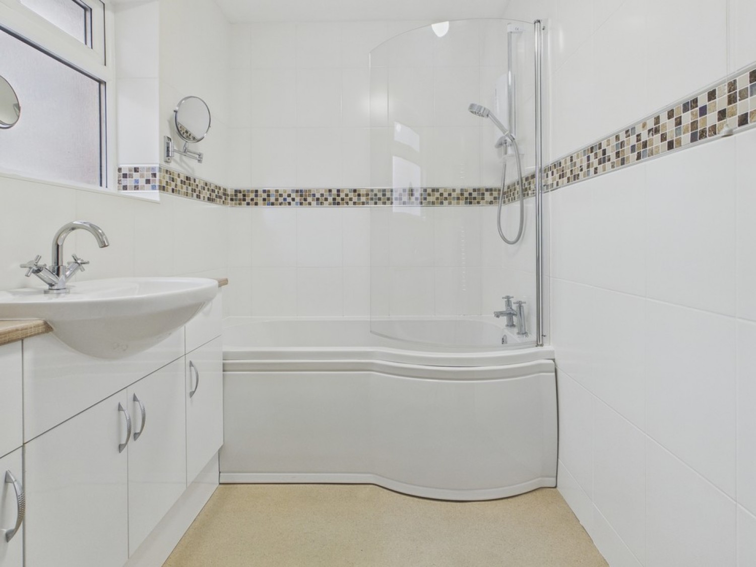 4 bedroom House for Letting Darwin Close, Chesterfield