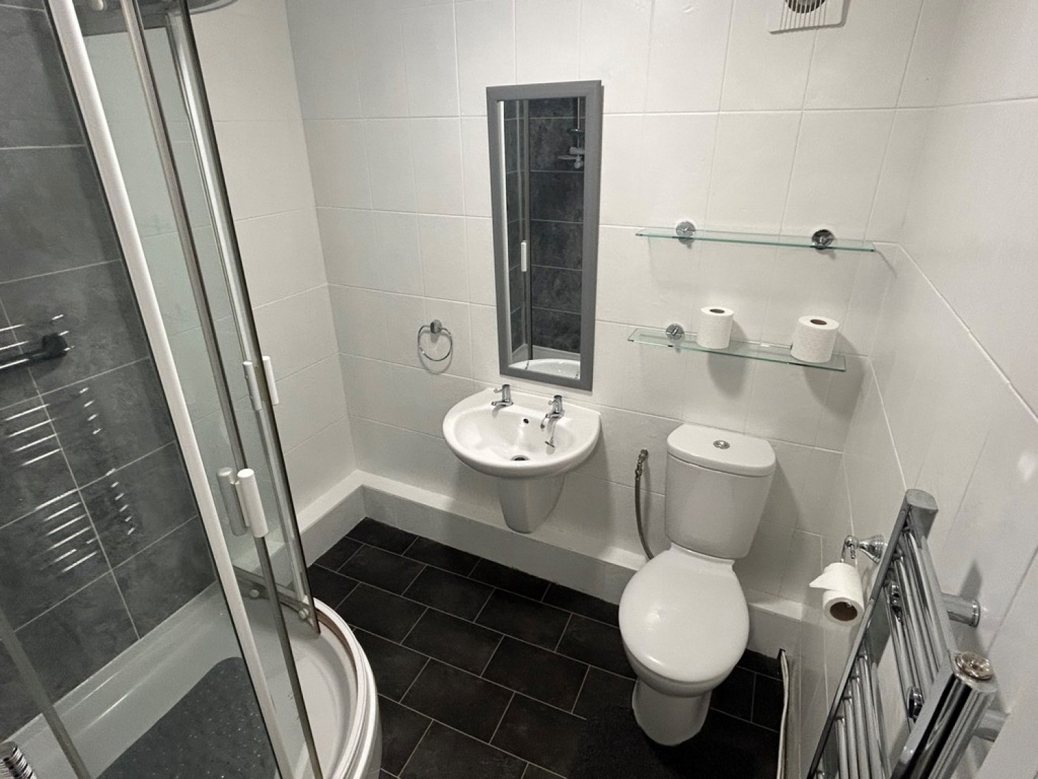 2 bedroom Flat in Queen Street, Newbold