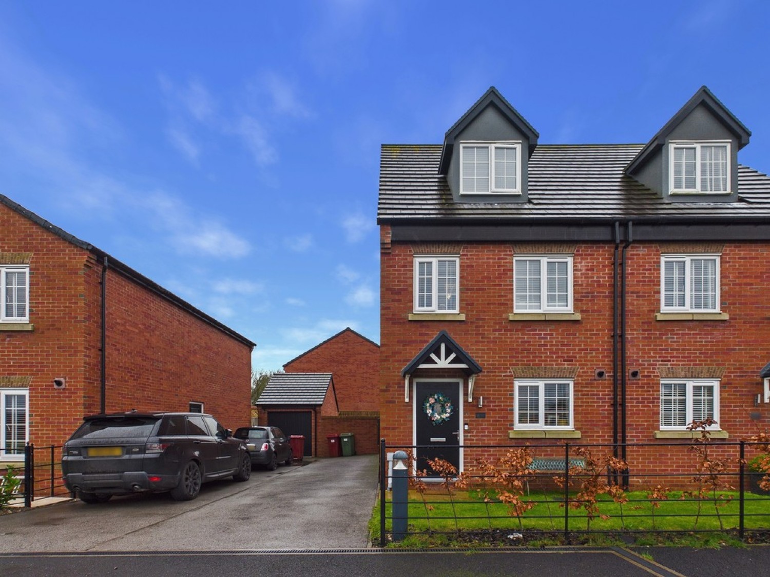 3 bedroom House in Milford Drive, Wingerworth, Chesterfield