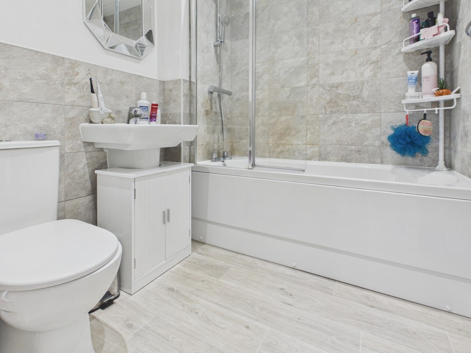 3 bedroom House in Milford Drive, Wingerworth, Chesterfield