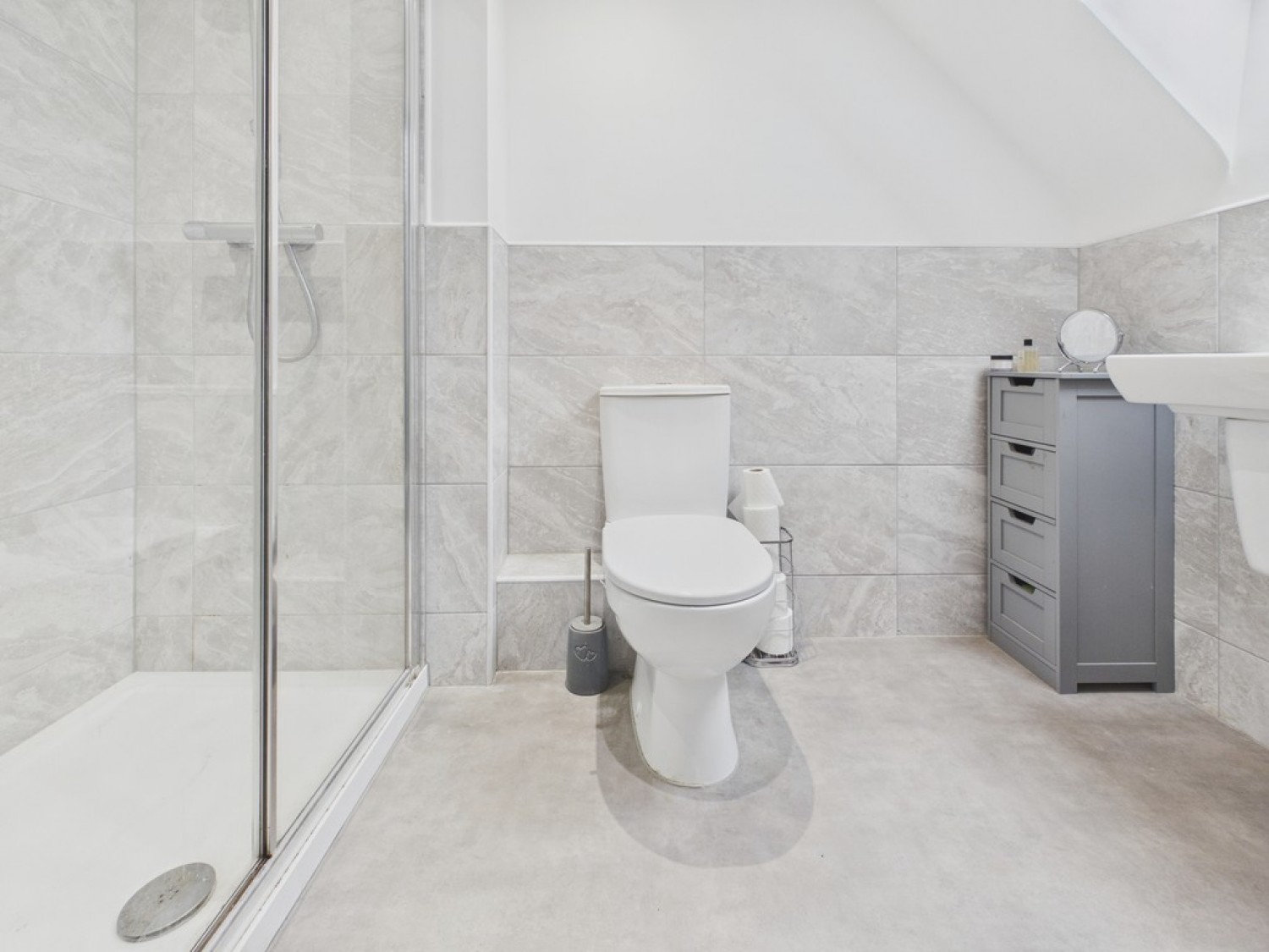 3 bedroom House in Milford Drive, Wingerworth, Chesterfield