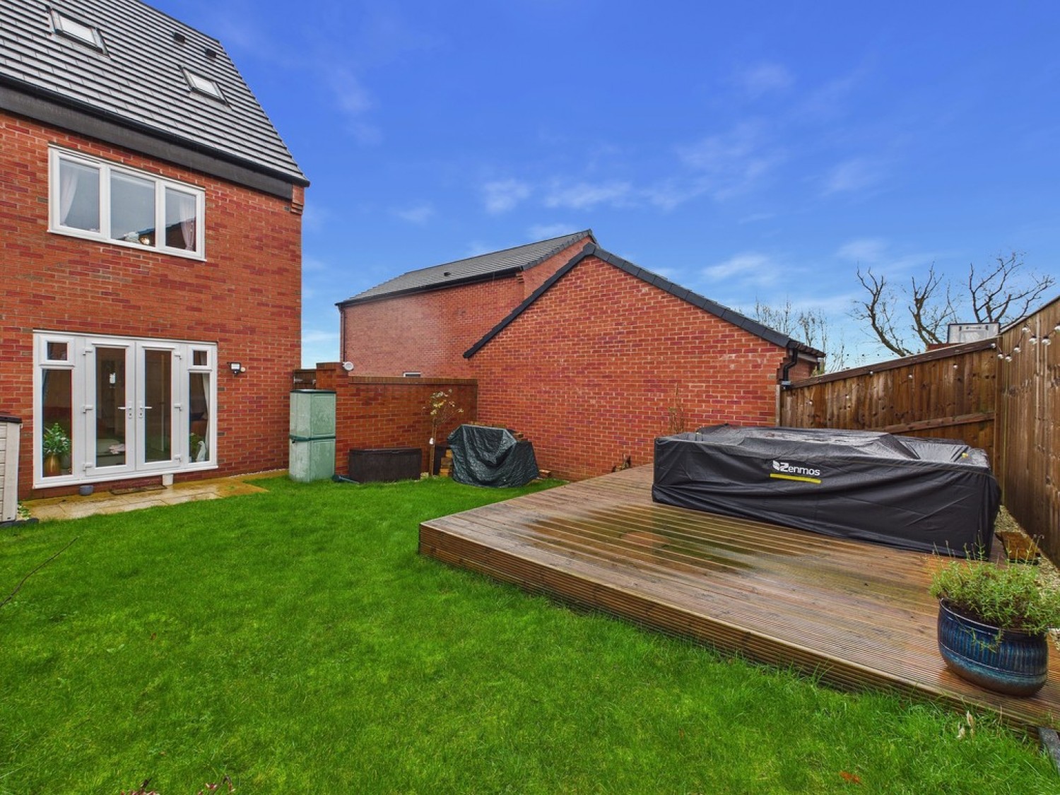 3 bedroom House in Milford Drive, Wingerworth, Chesterfield