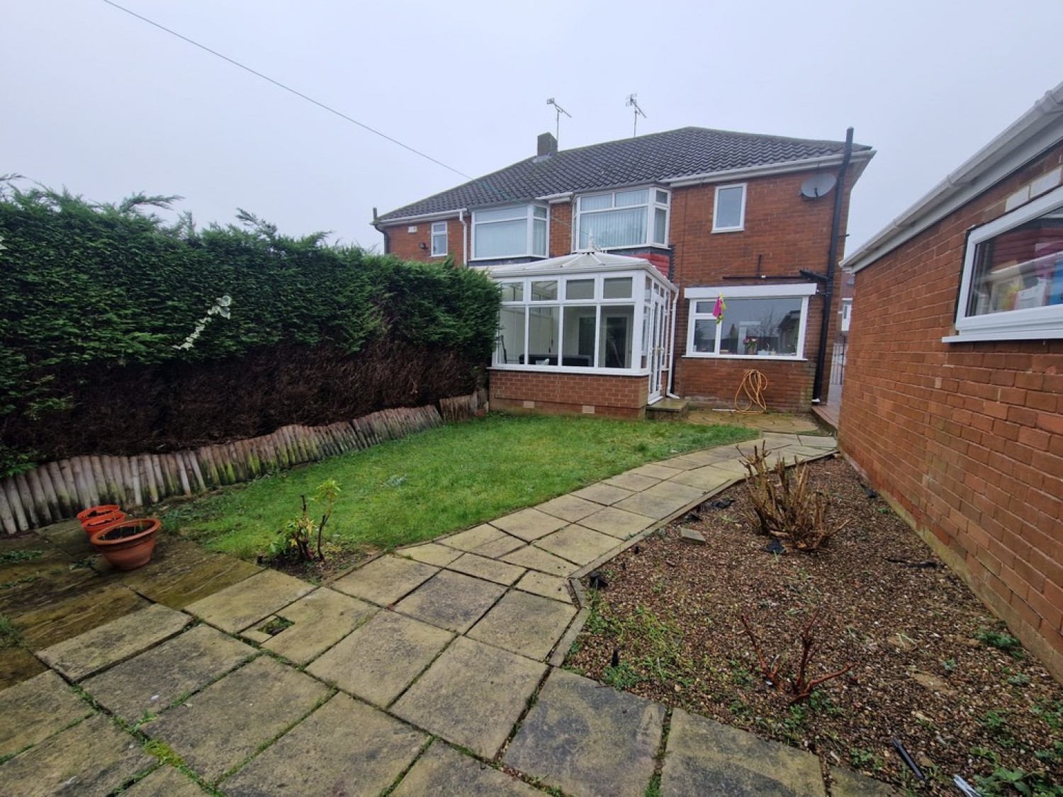 3 bedroom House in Hall Crescent, Rotherham