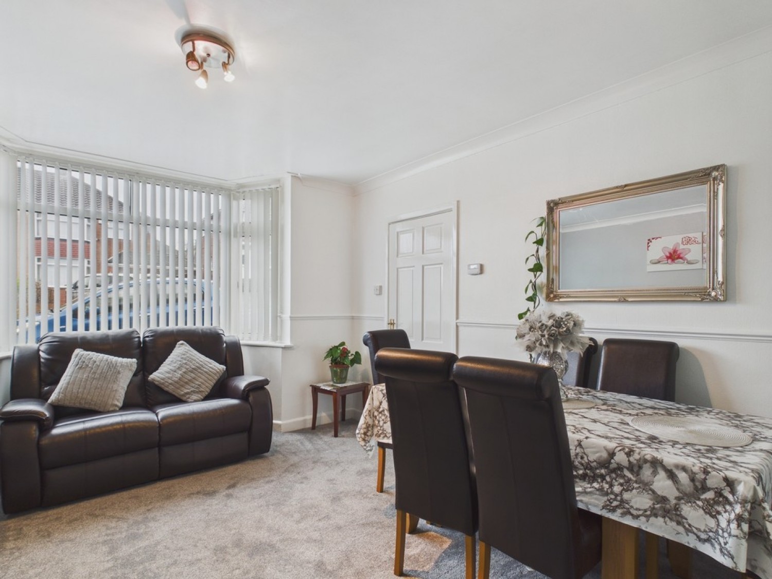 3 bedroom House in Hall Crescent, Rotherham