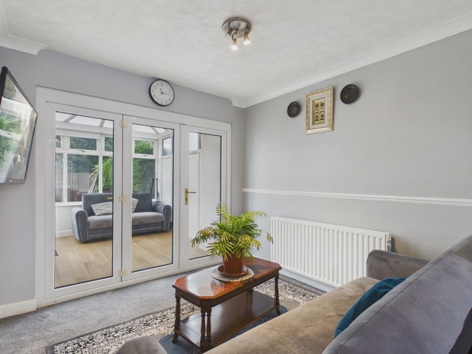 3 bedroom House in Hall Crescent, Rotherham