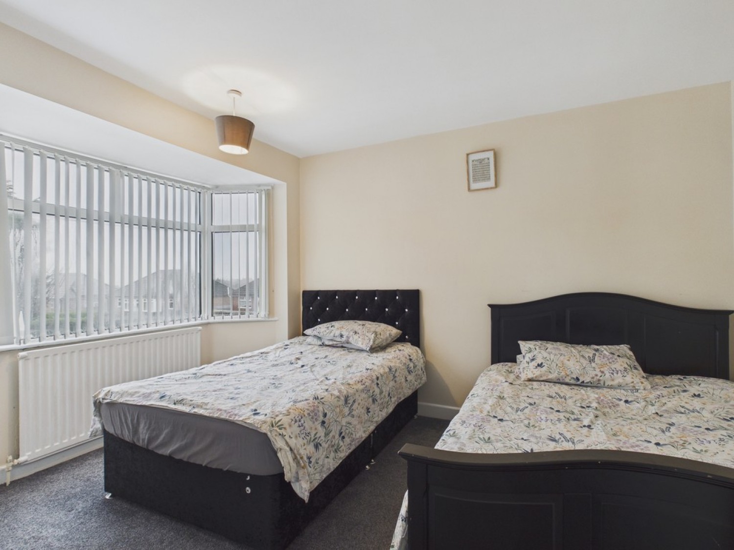 3 bedroom House in Hall Crescent, Rotherham