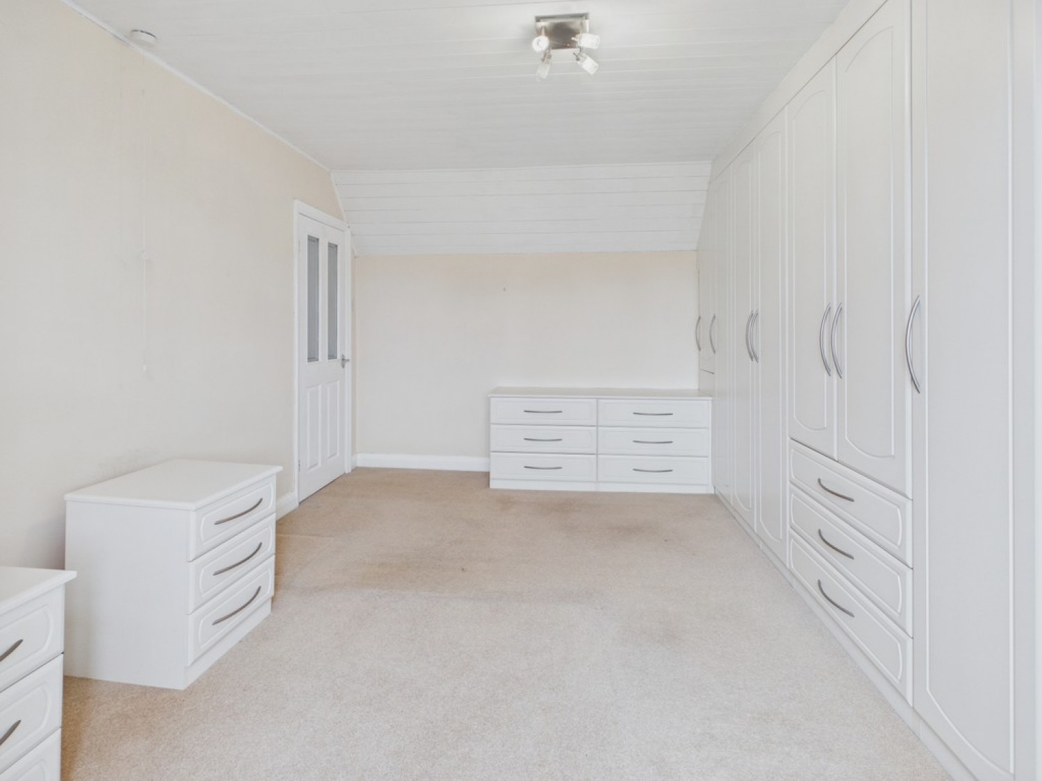 2 bedroom House for Sale Williamthorpe Road, Chesterfield