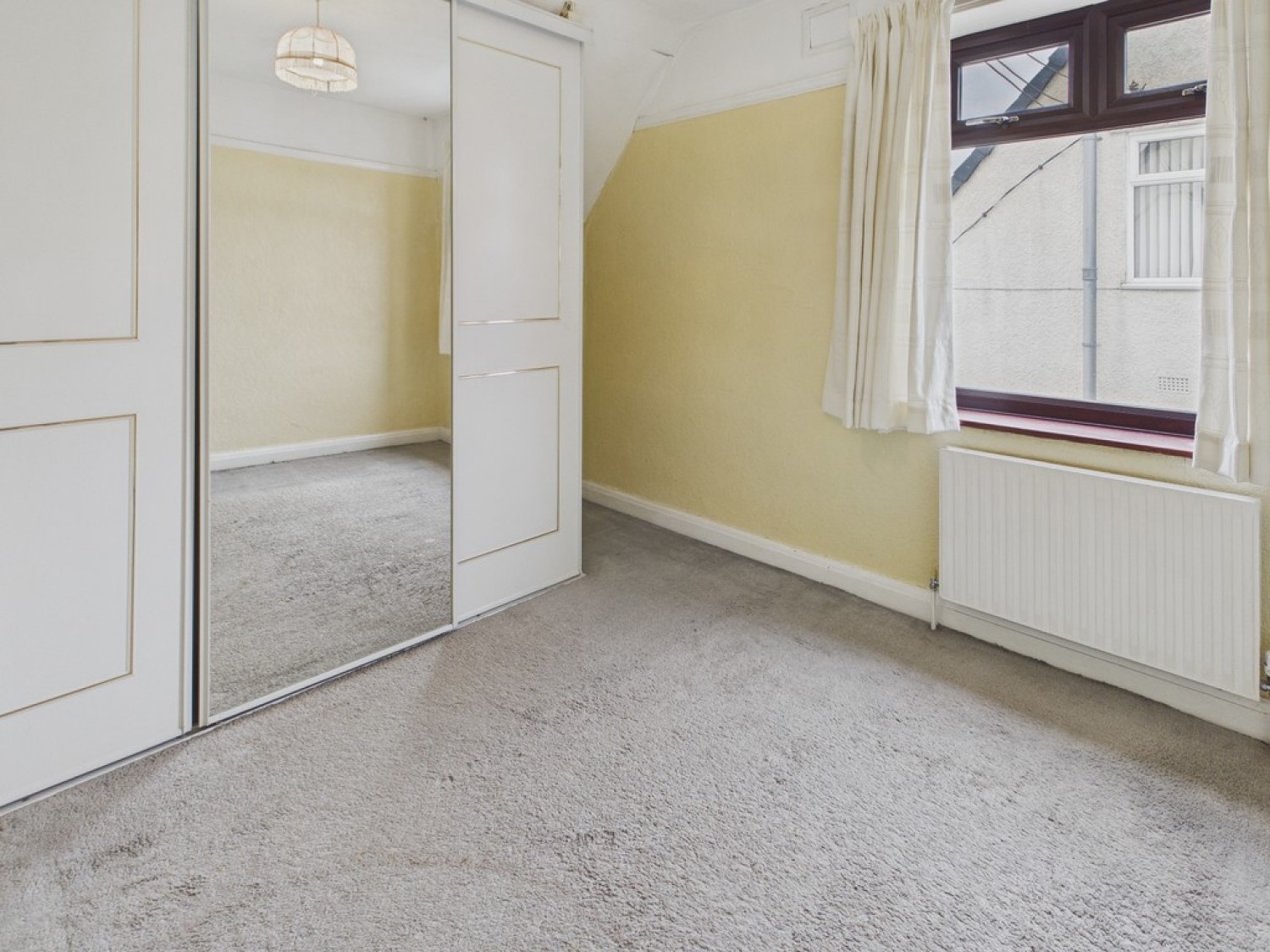 2 bedroom House for Sale Williamthorpe Road, Chesterfield