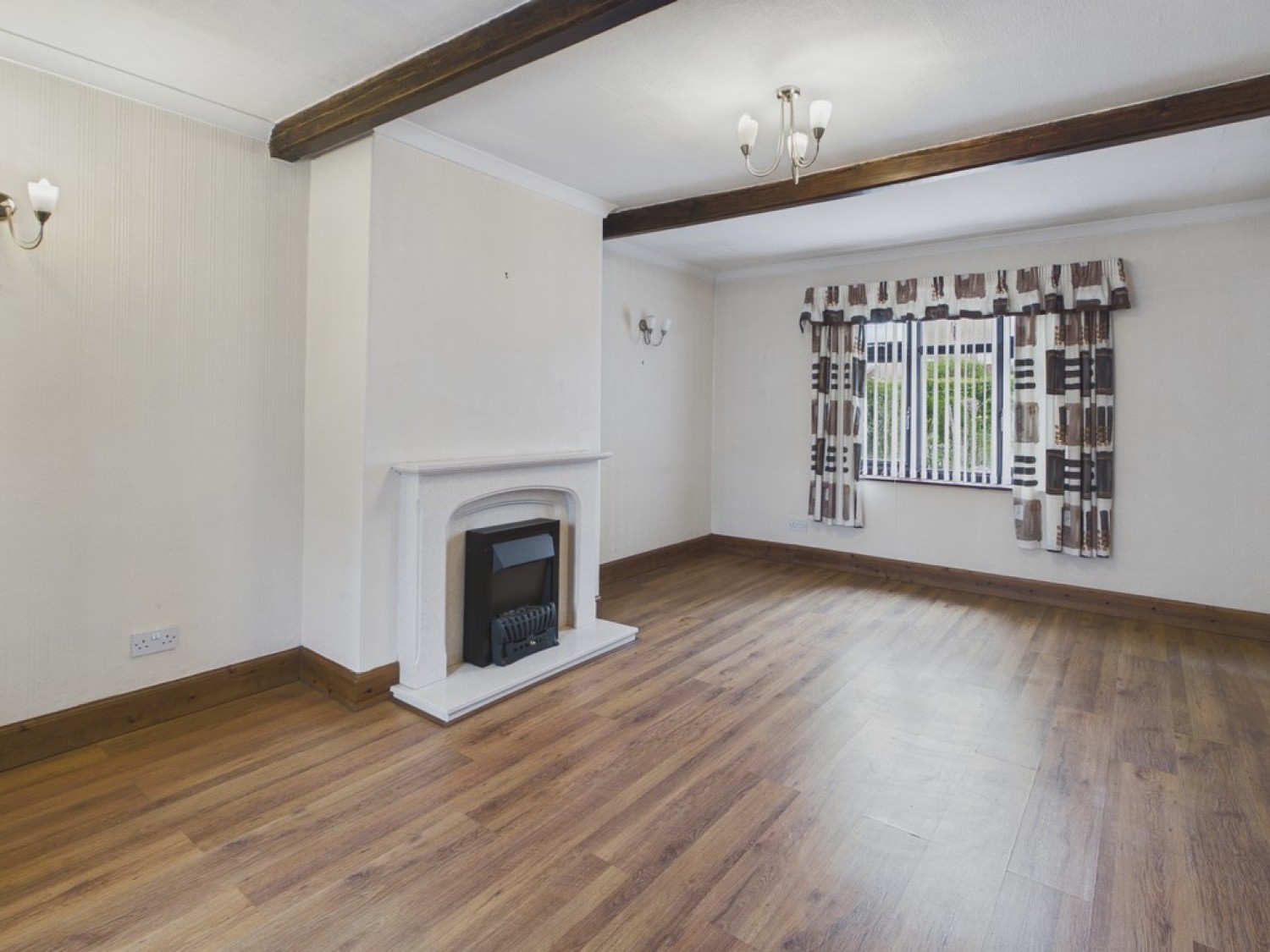 2 bedroom House for Sale Williamthorpe Road, Chesterfield