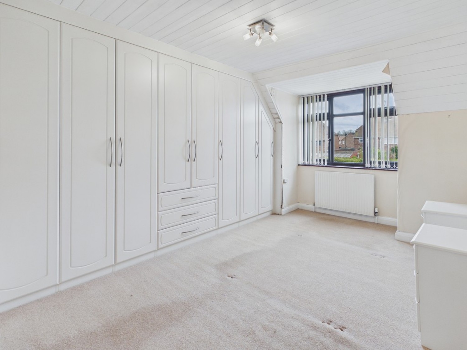 2 bedroom House for Sale Williamthorpe Road, Chesterfield