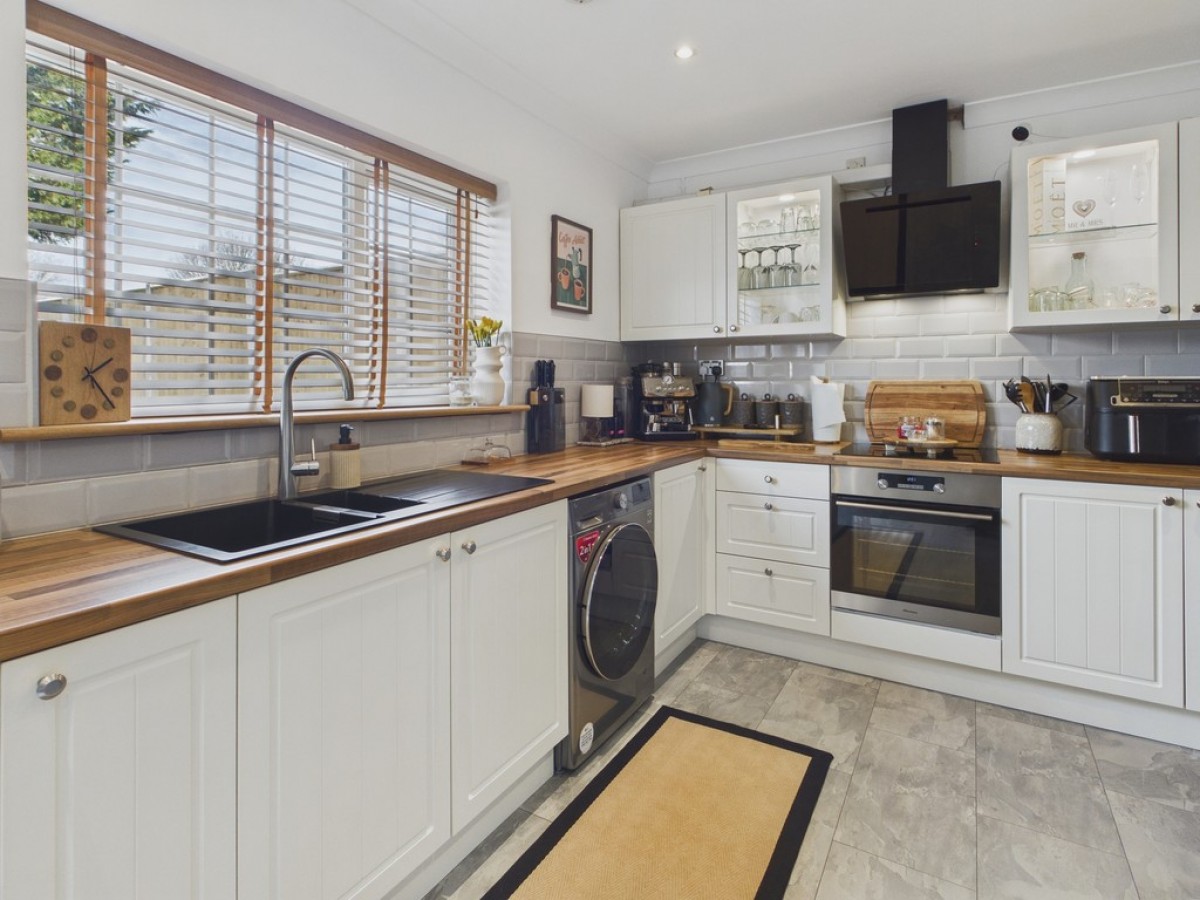 Lime Avenue, Staveley