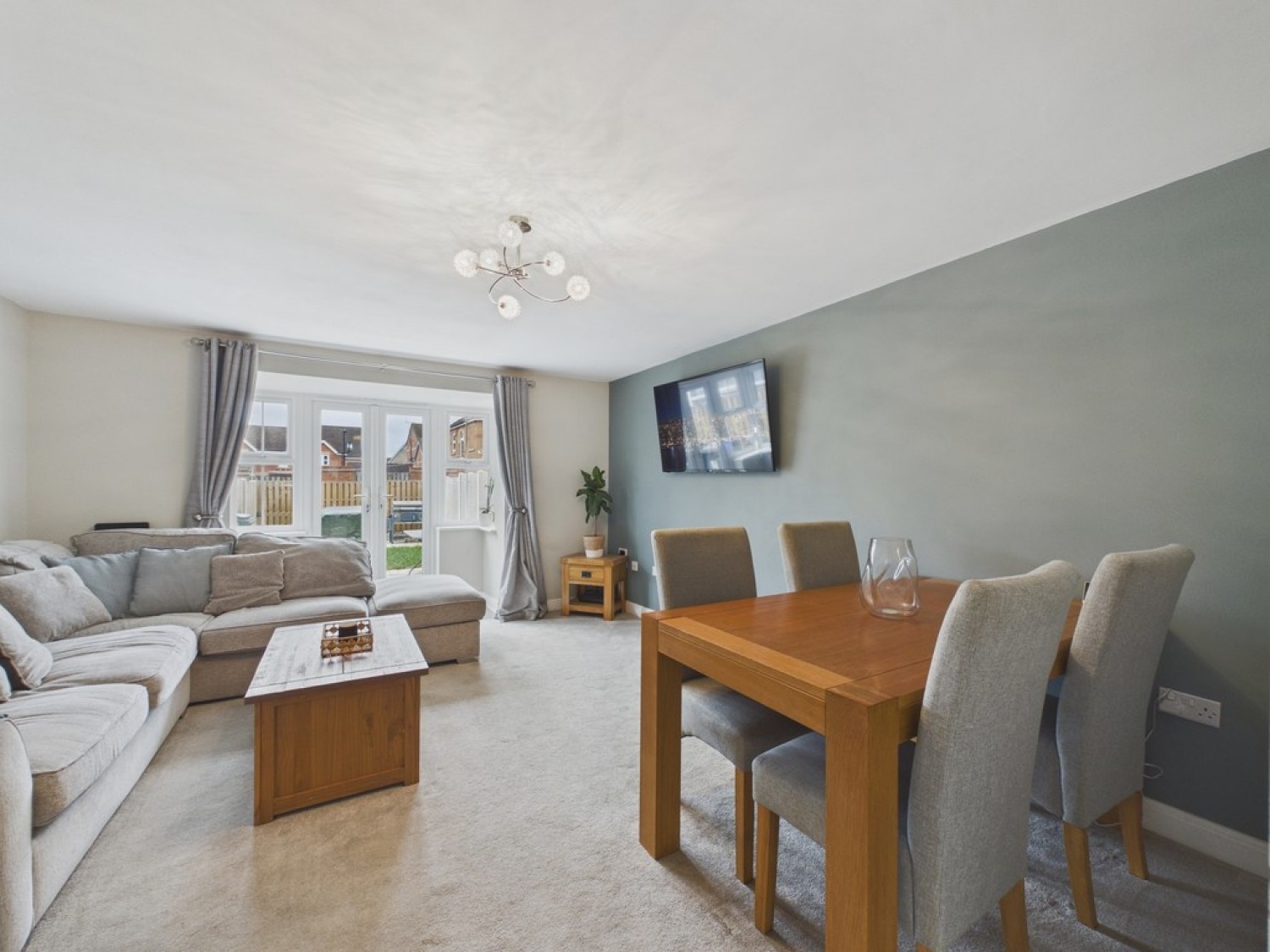 3 bedroom House for Sale Knavesmire Avenue, Dinnington