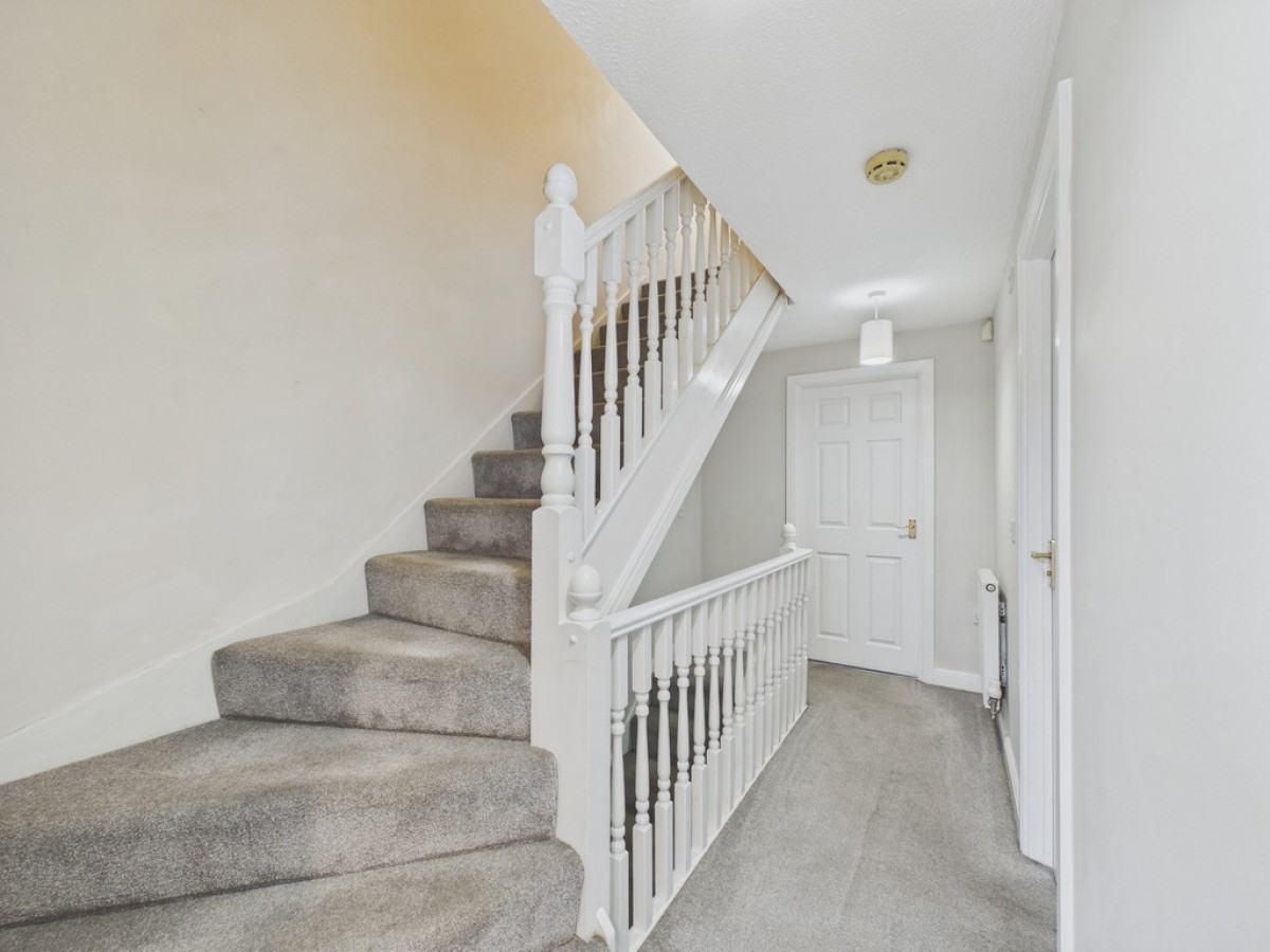 Knavesmire Avenue, Dinnington