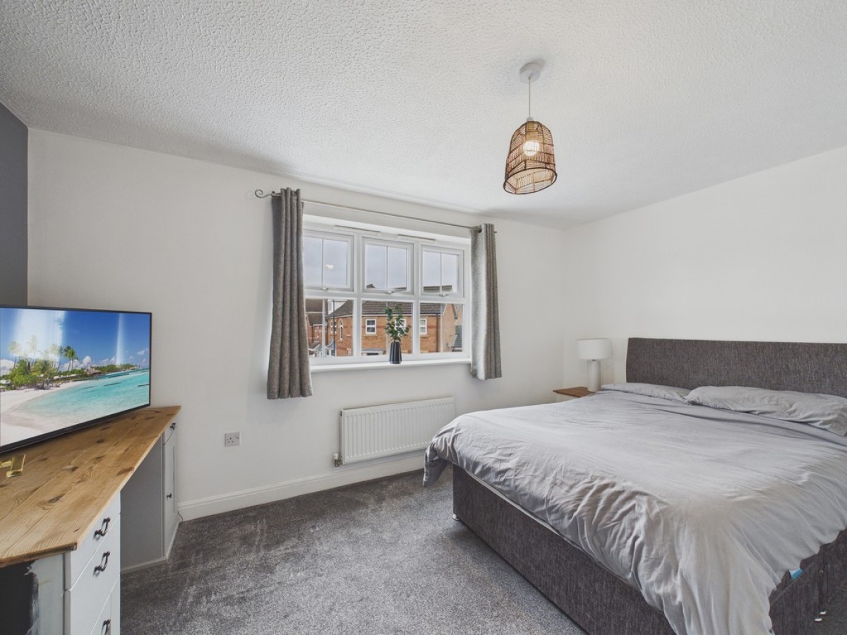 Knavesmire Avenue, Dinnington