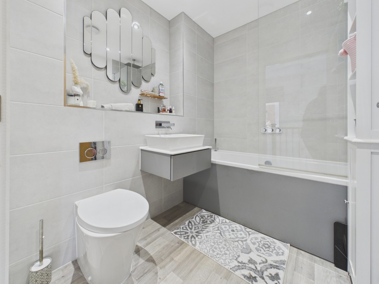 3 bedroom House for Sale Hawes Way, Waverley